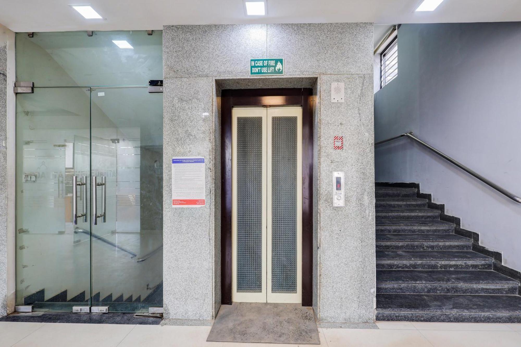 Hotel Super Townhouse Sector 38 Near Medanta Gurgaon