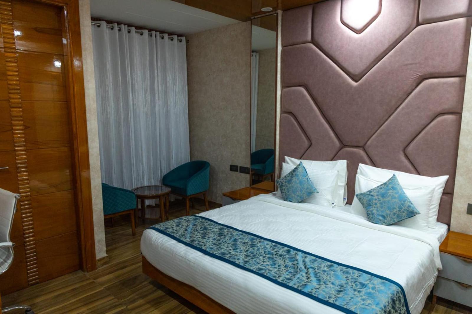 Platinum Service Dlf Cyber Homestay Gurgaon