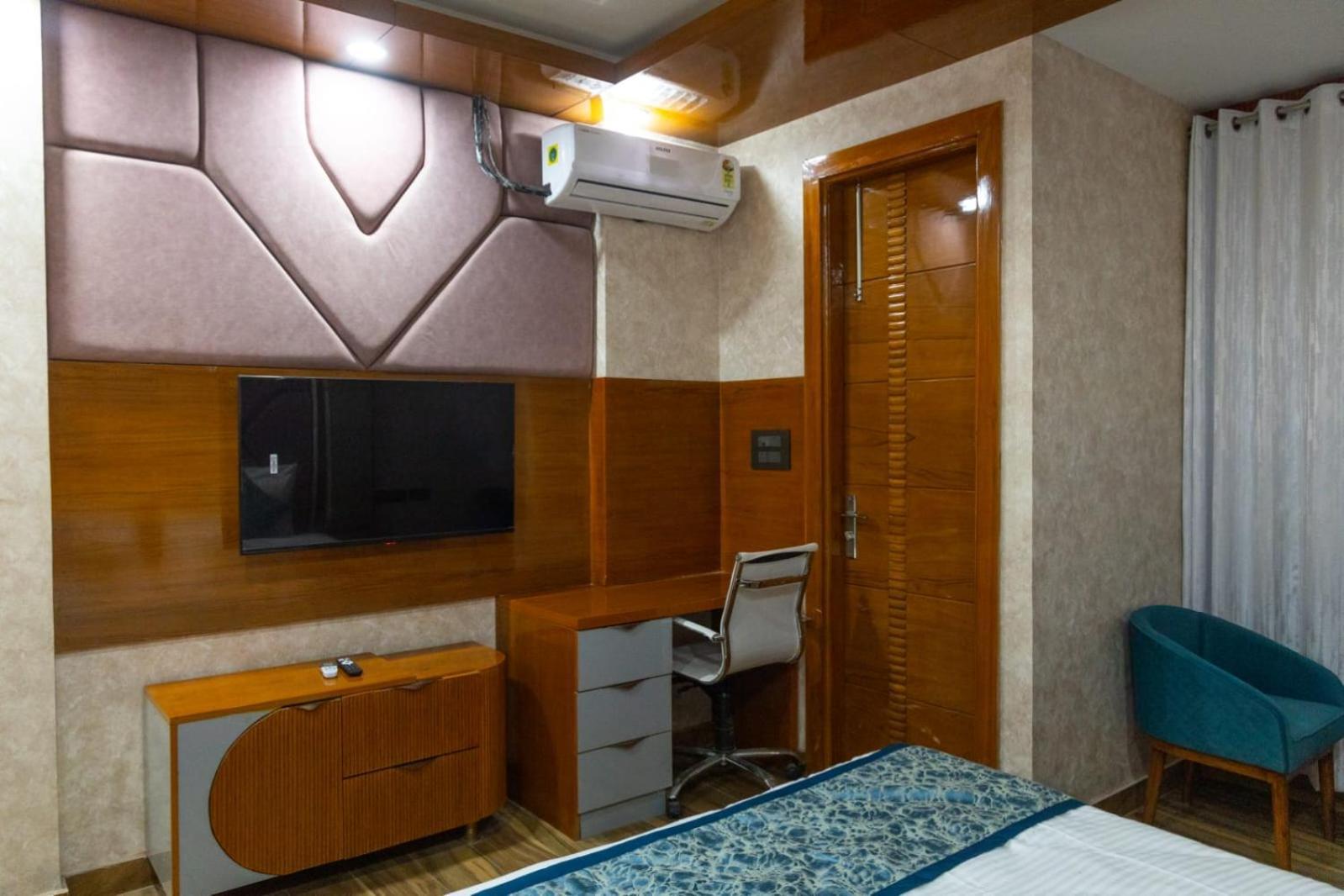 Homestay Platinum Service Dlf Cyber Gurgaon