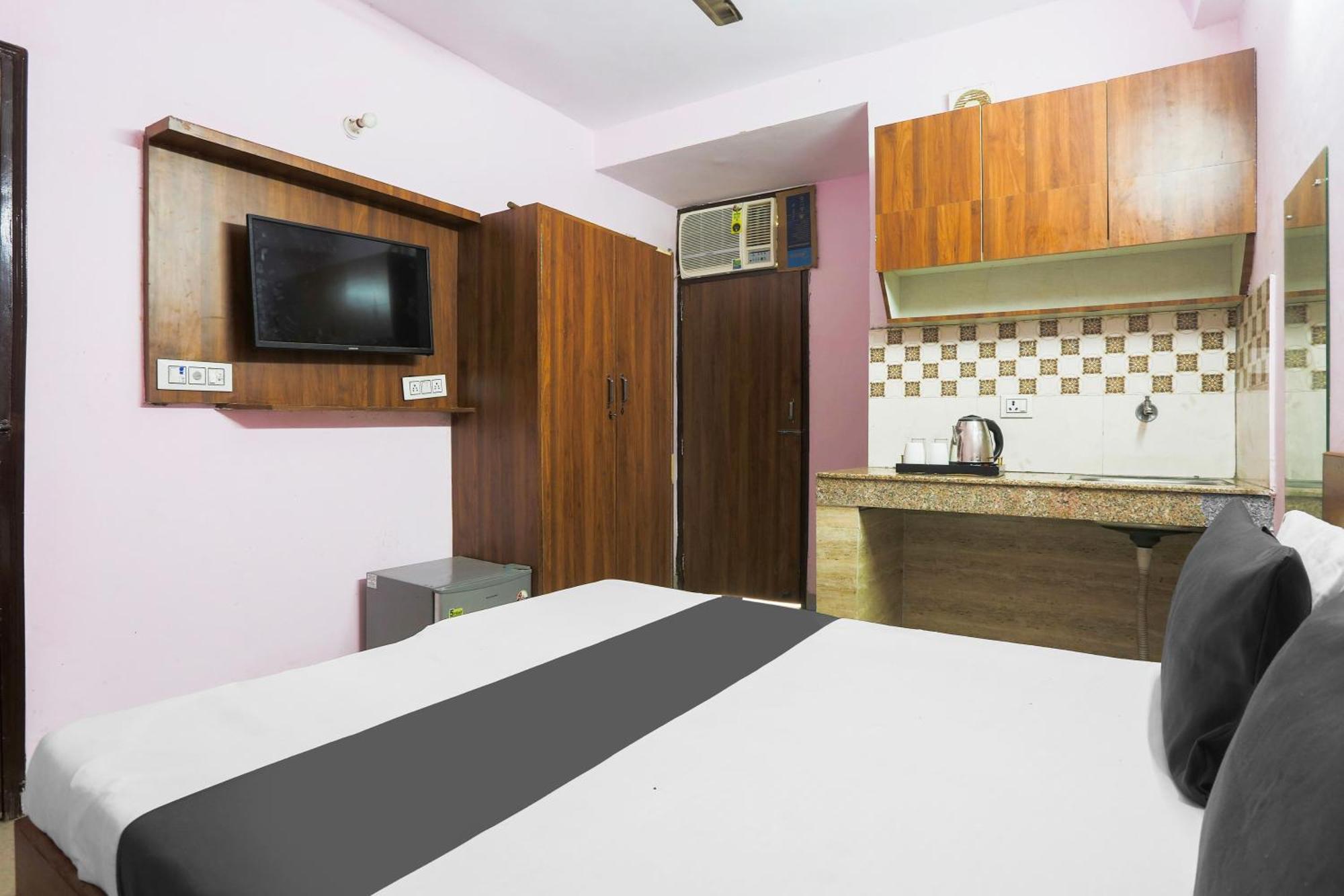 Hotel O Deffodils Gurgaon