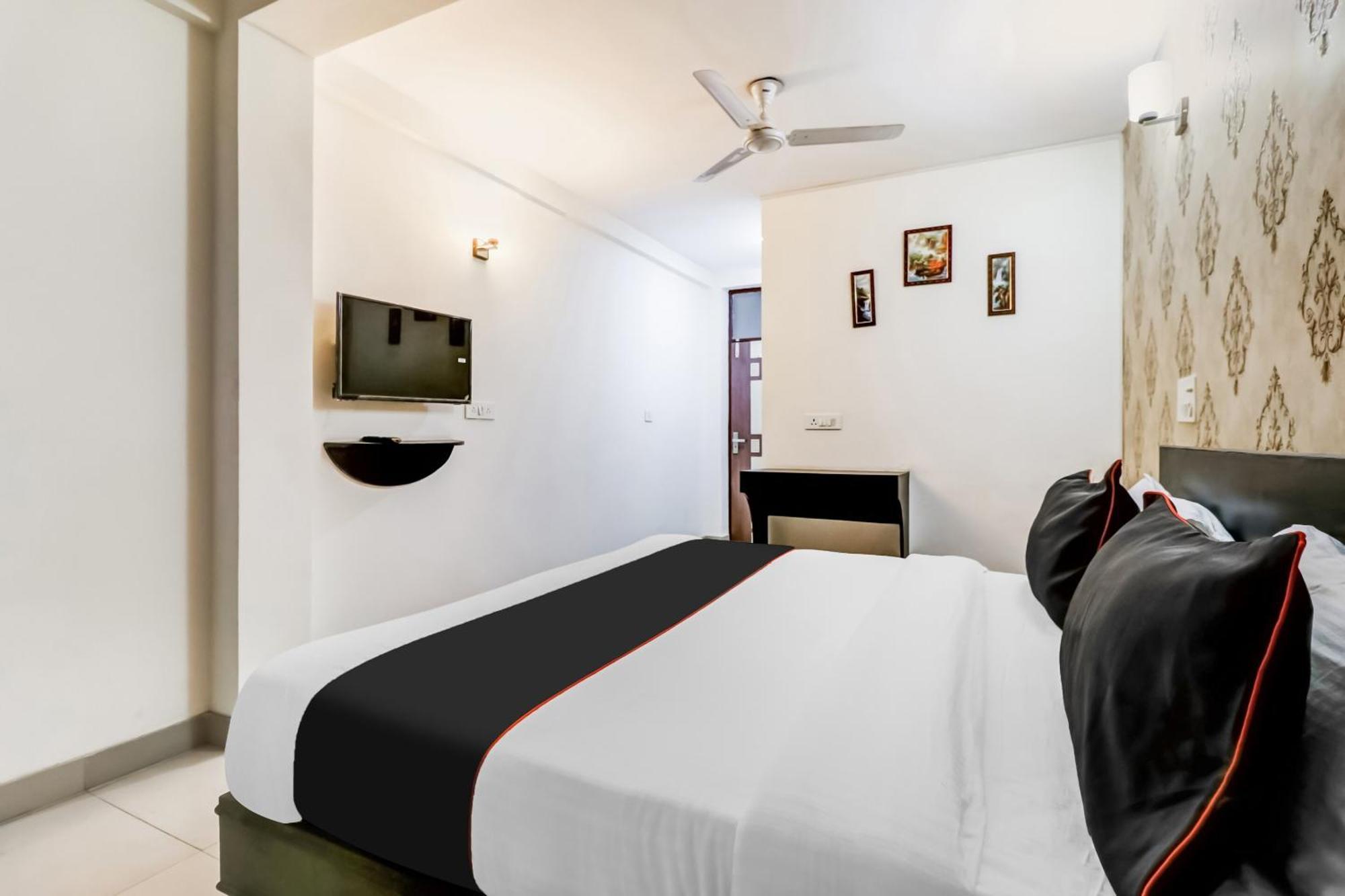 Collection O Serenity Homes Hotel