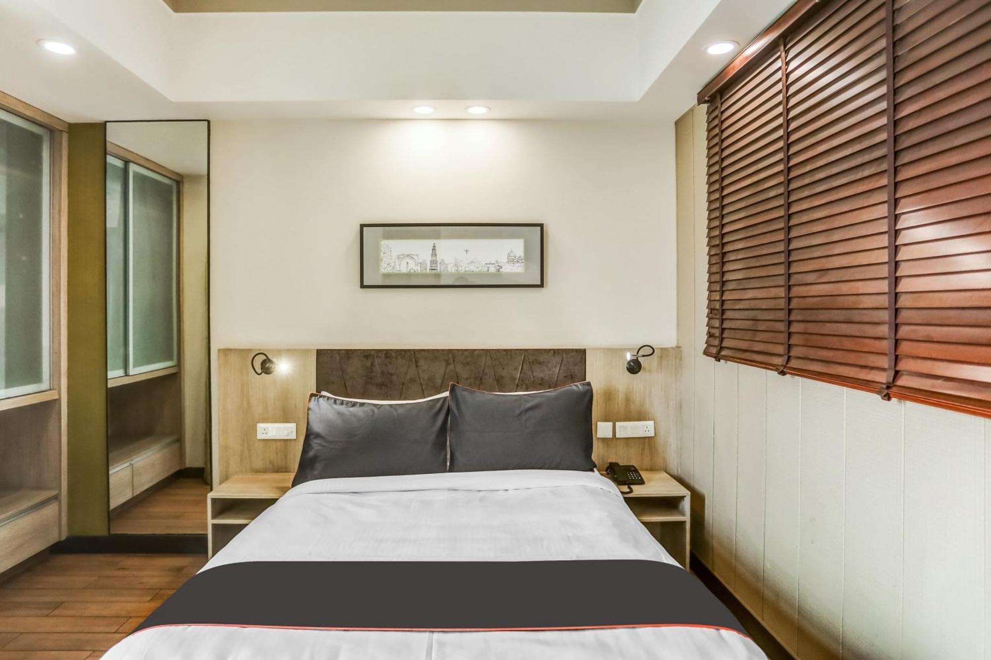 Hotel Collection O Limewood Gurgaon