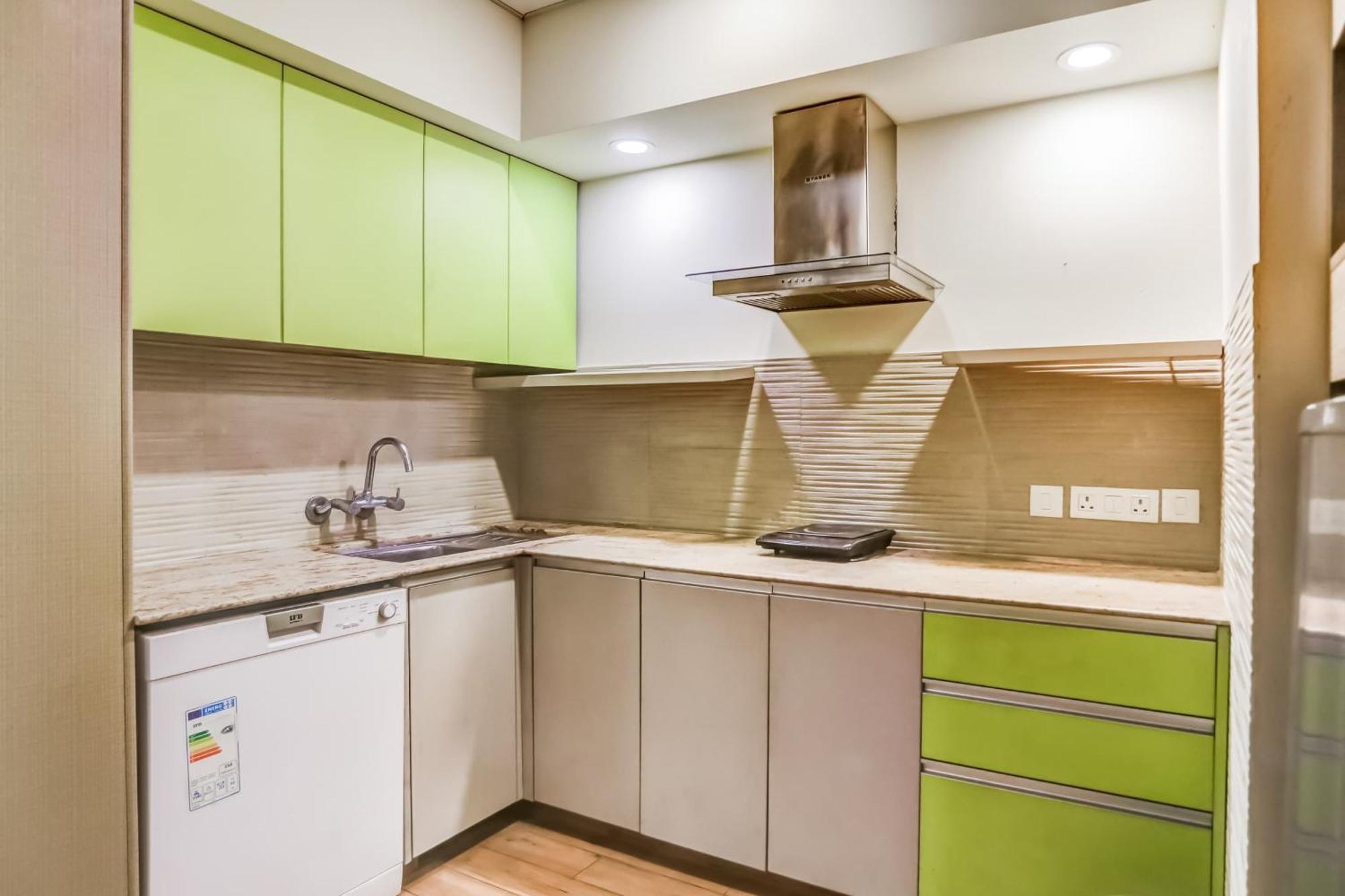 Collection O Limewood Hotel Gurgaon