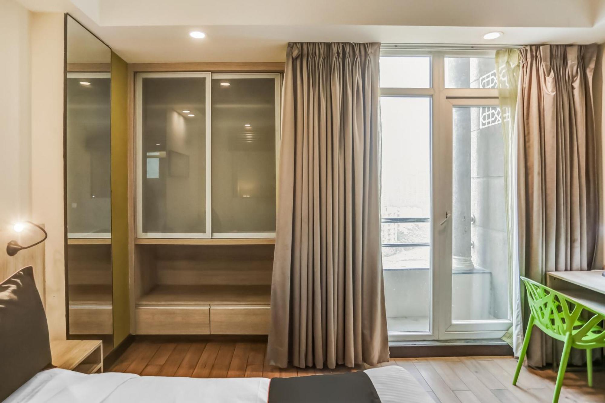 Collection O Limewood Gurgaon