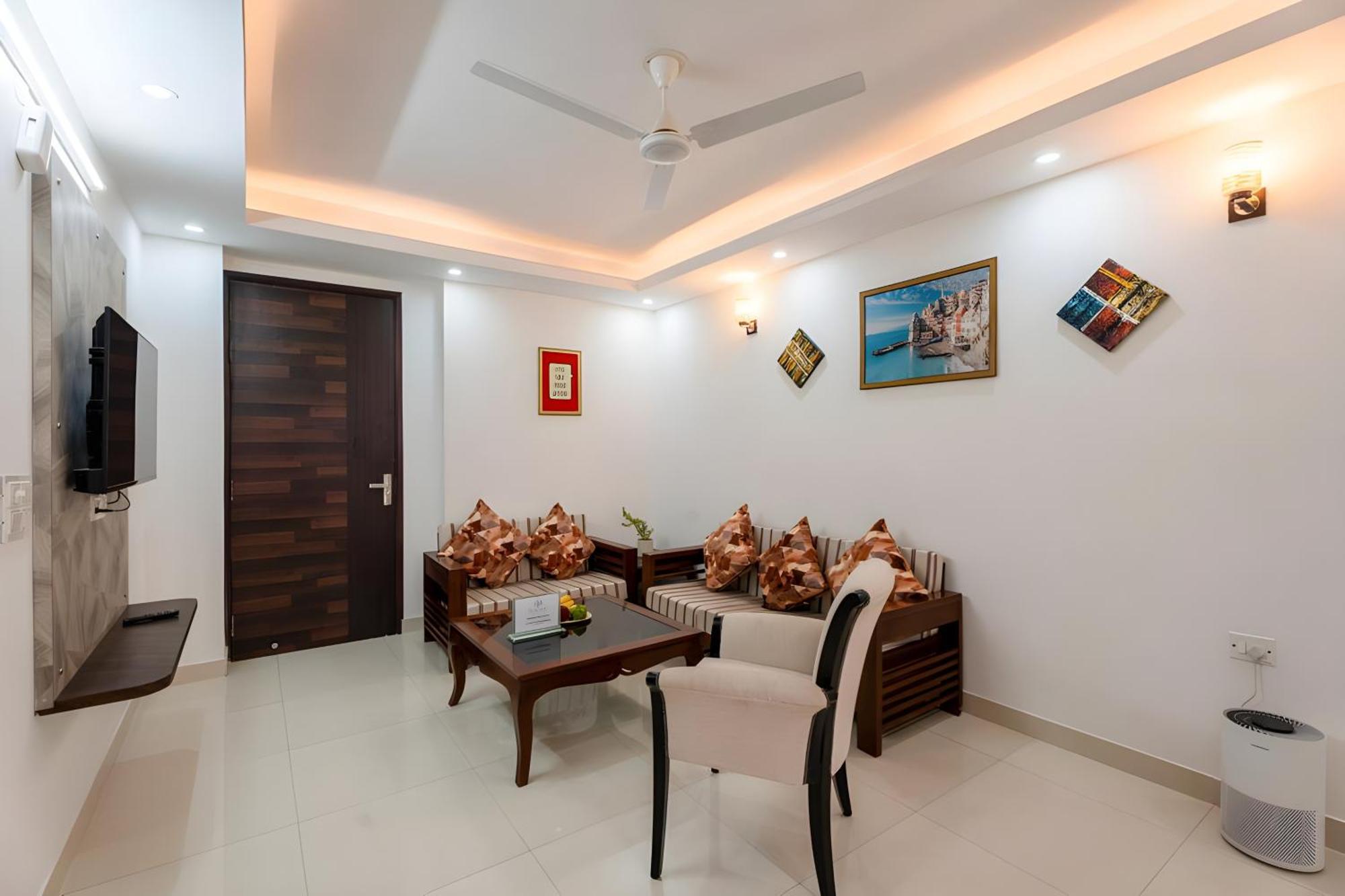 Hotel Cozystays 4*