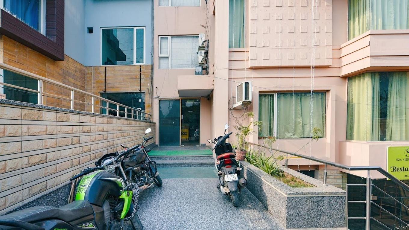 Angel Residency Hotel 4*