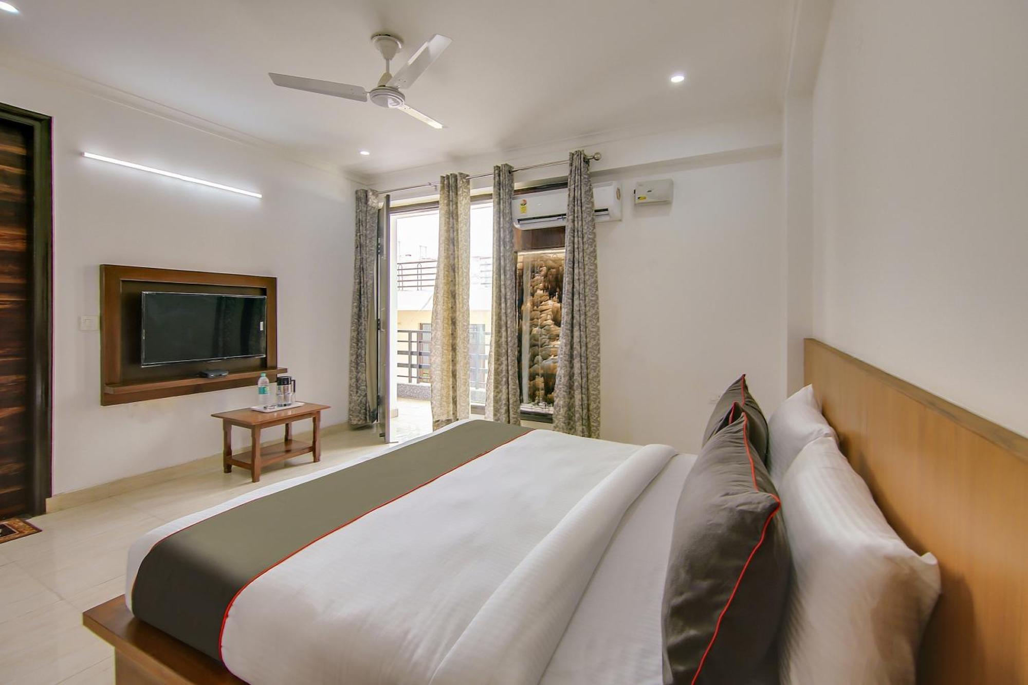Hotel Collection O Near Appu Ghar Gurgaon