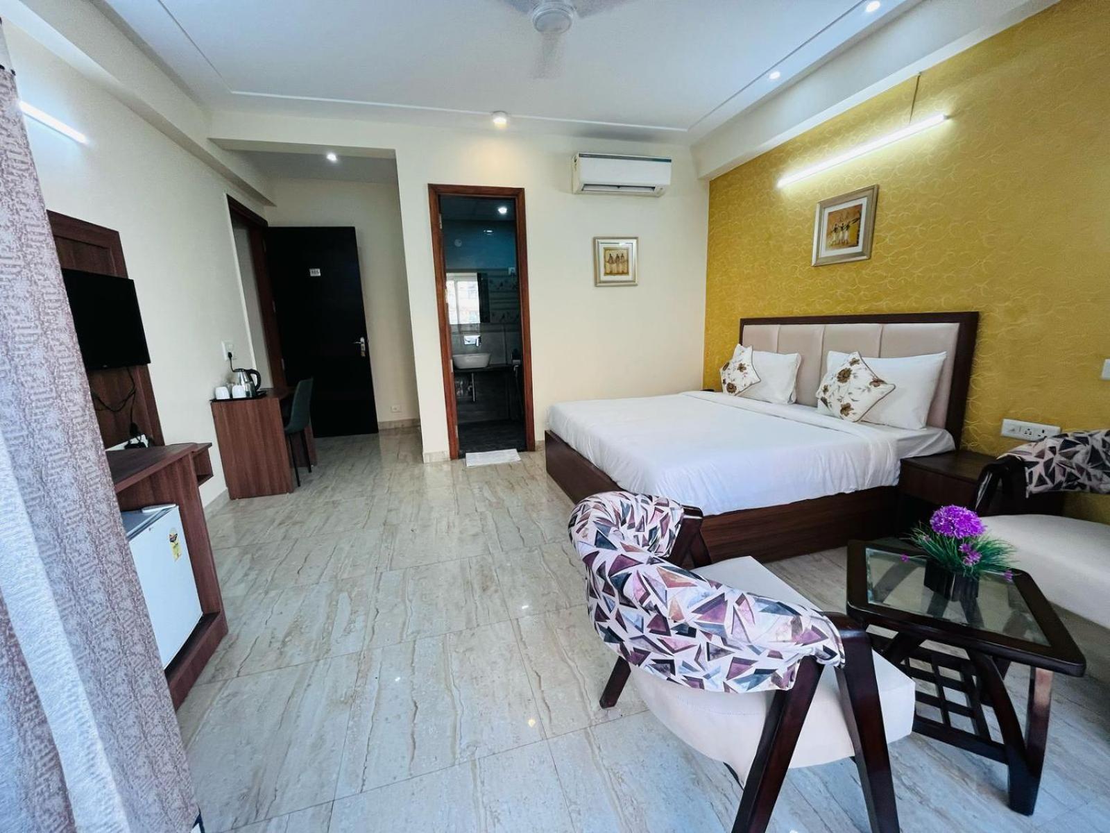 Hotel The Luxe 18 - Golf Course Road