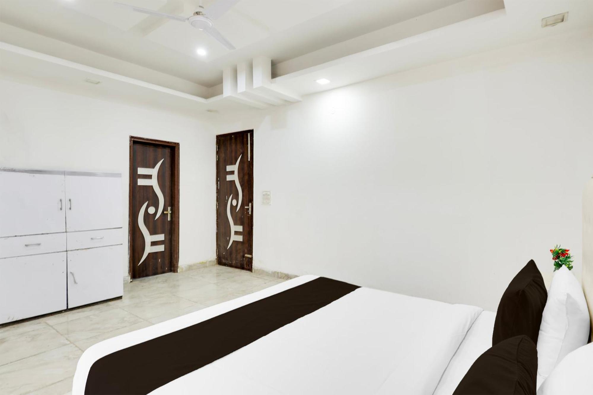 Hotel O Circle Residency Gurgaon