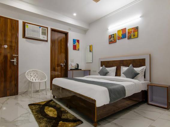 Silver Fern Serviced Sector 39 Apartment *