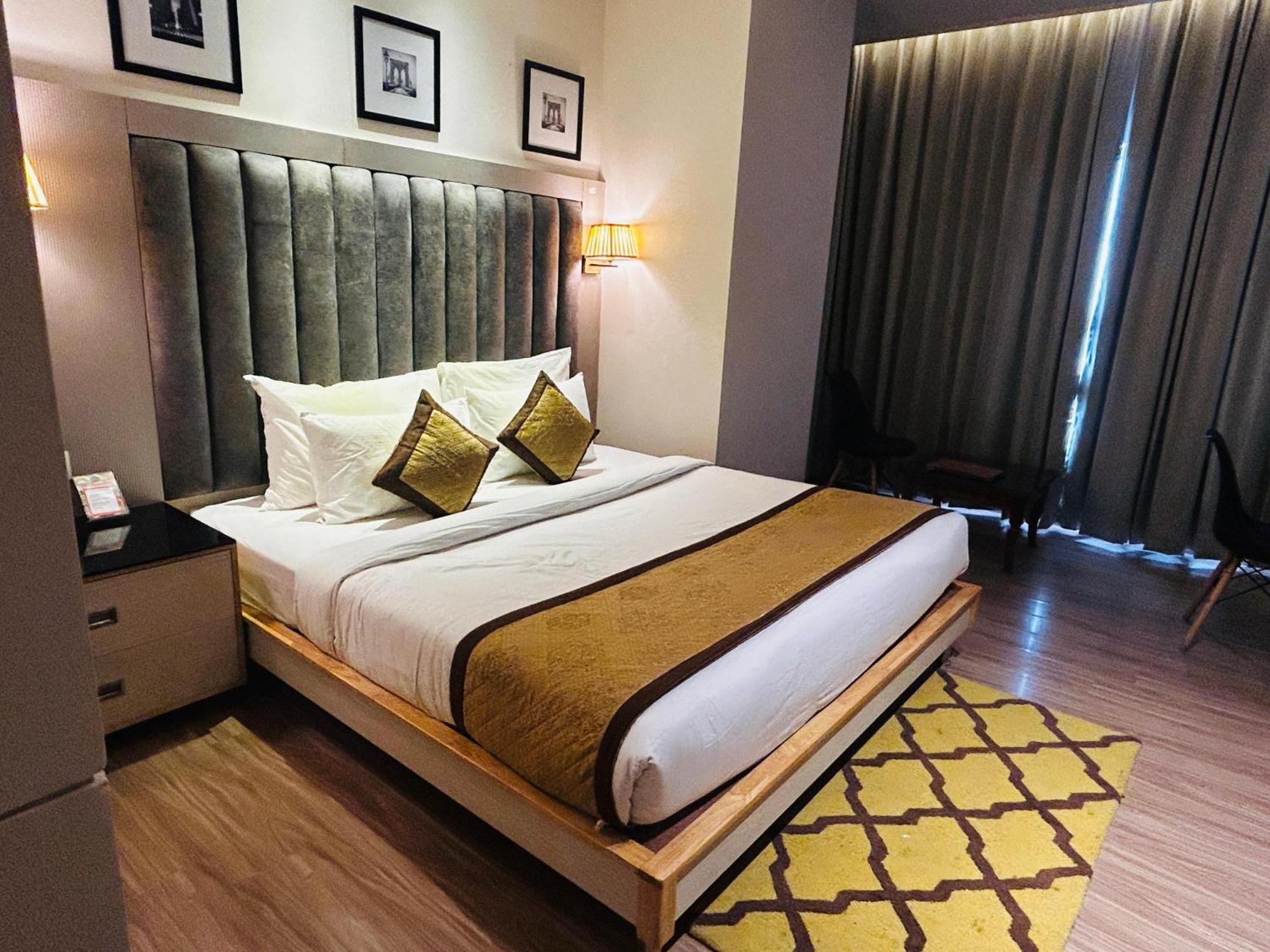 Sakura Gold Hotel Gurgaon