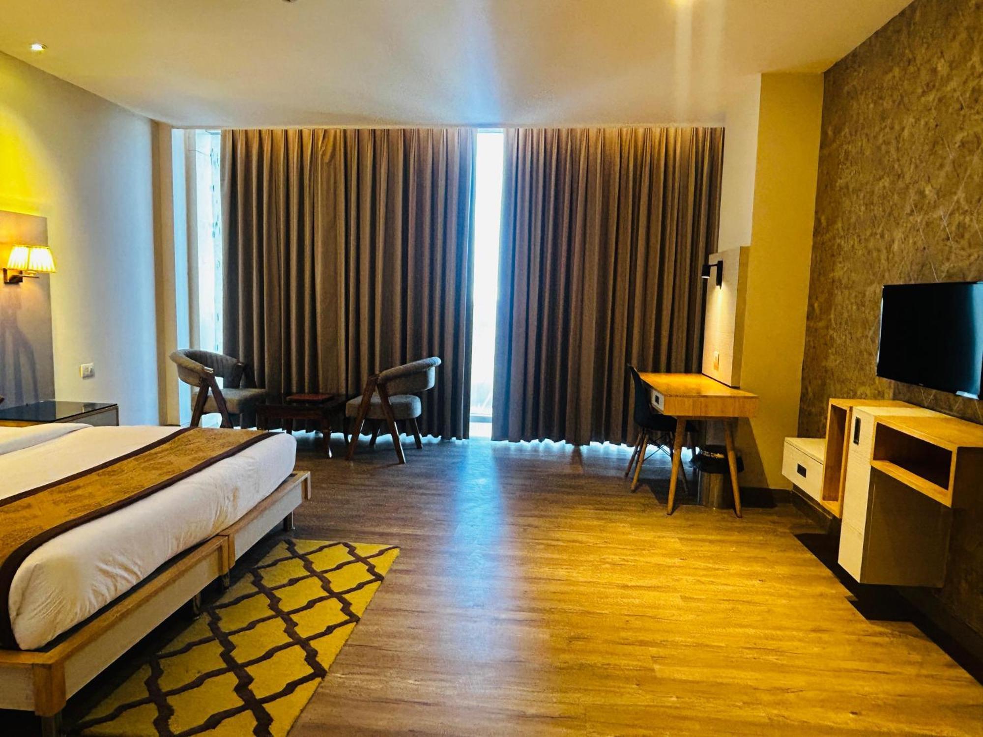 Sakura Gold 4* Gurgaon