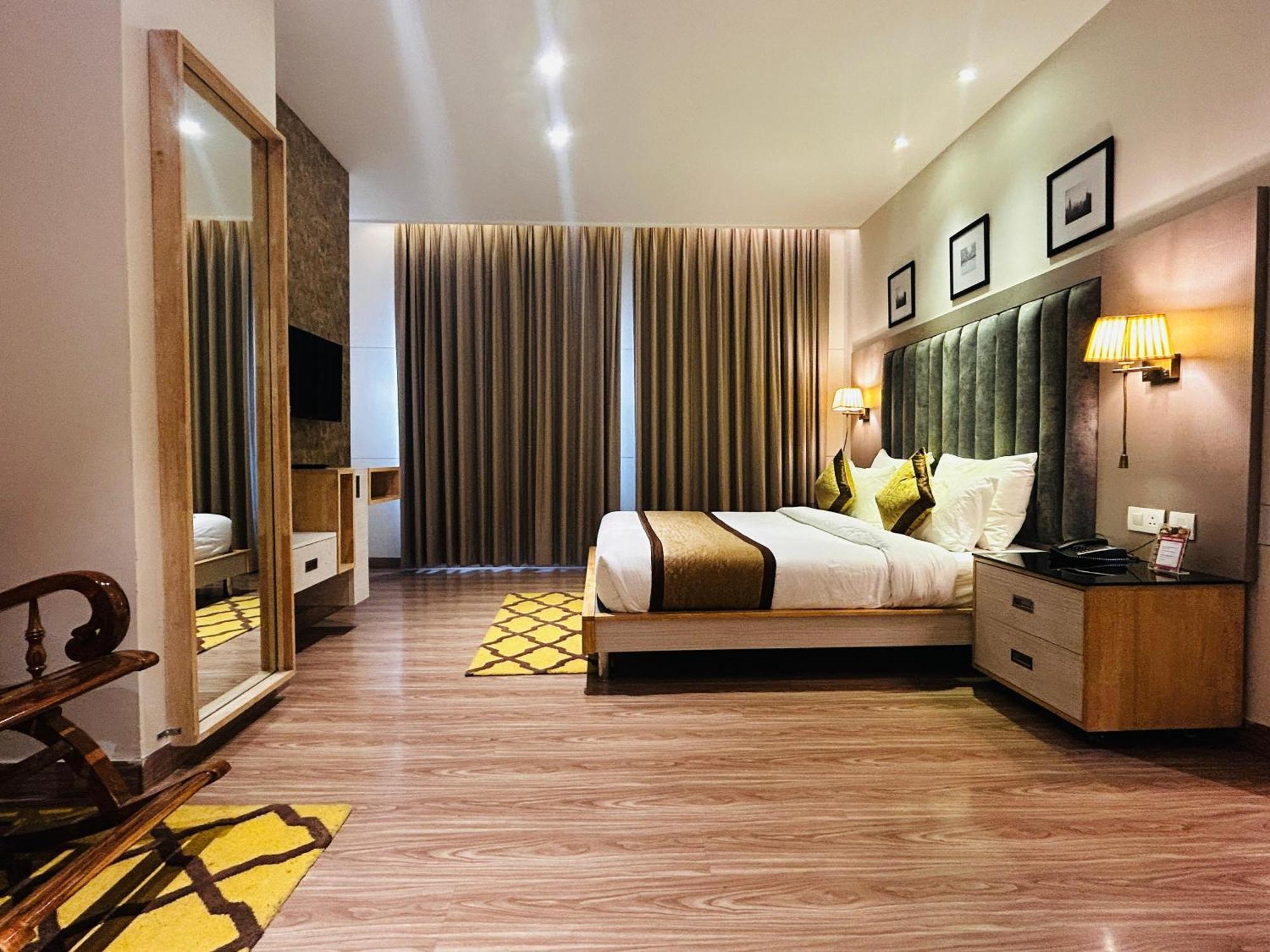 Hotel Sakura Gold 4*