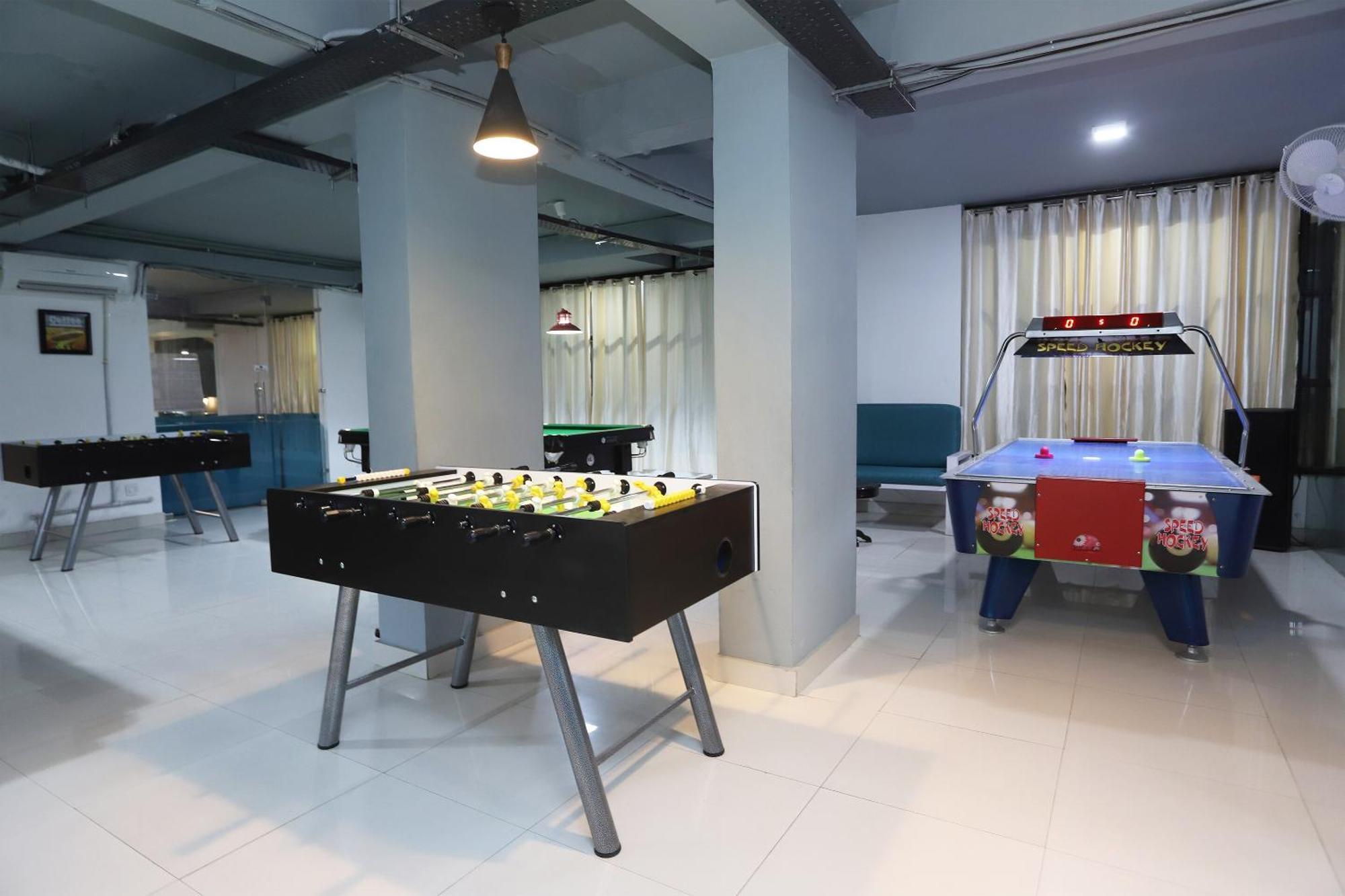 Hotel Super Capital O Levanti Near Aravali Biodiversity Park Gurgaon