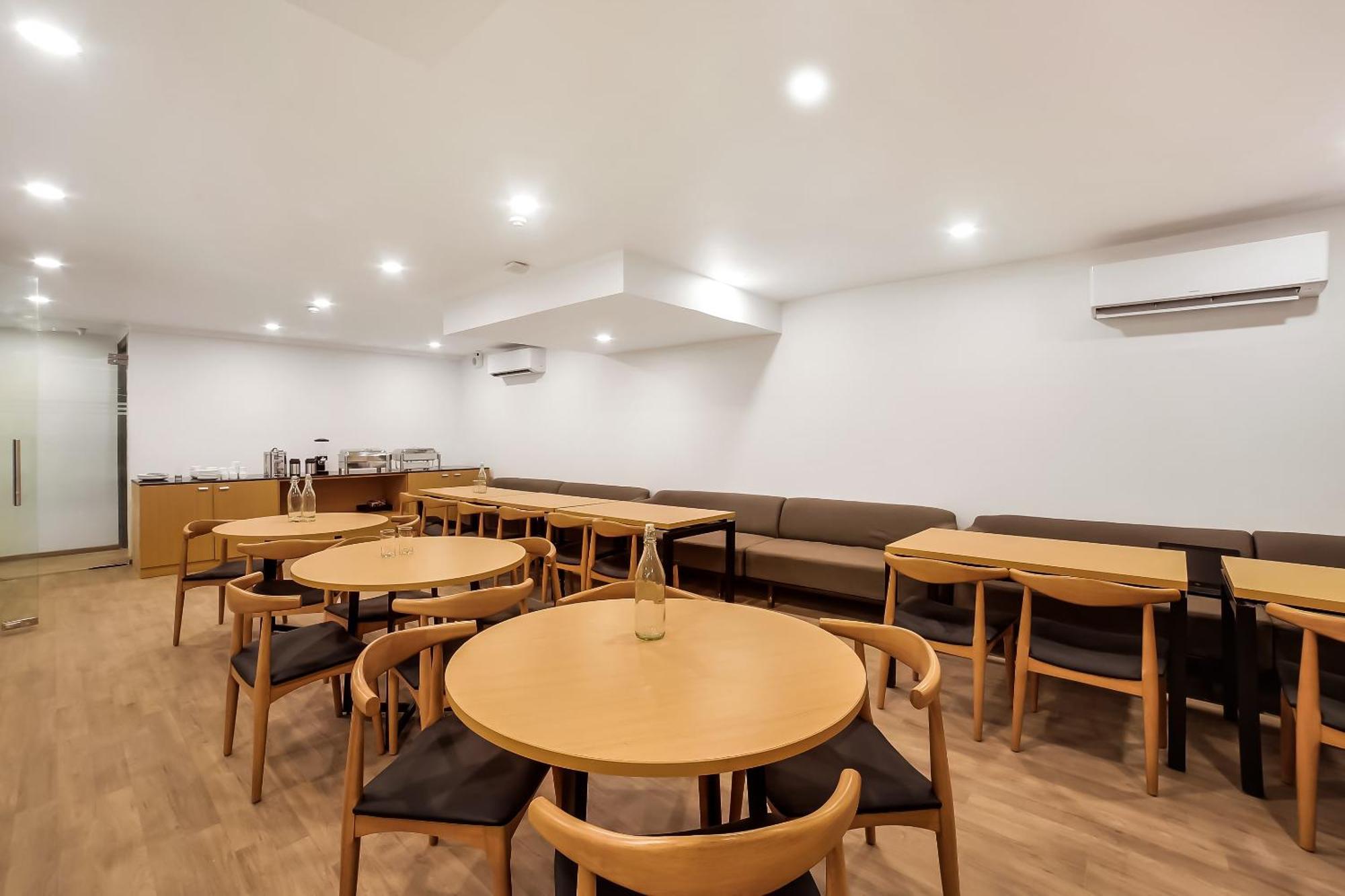 Hotel Super Townhouse 158 Near Netaji Subhash Marg Near Appu Ghar Gurgaon