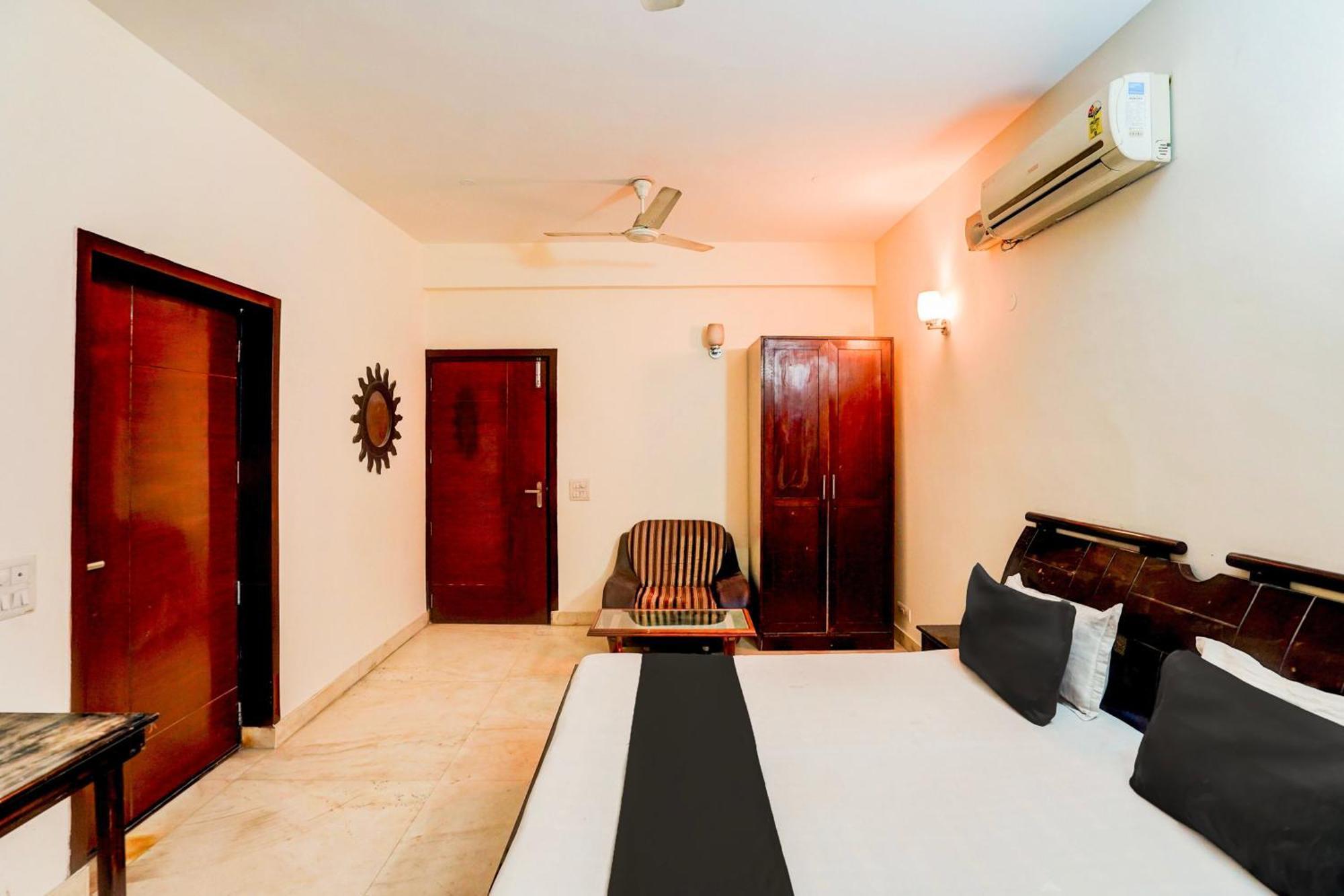 Hotel O Le Regent Gurgaon