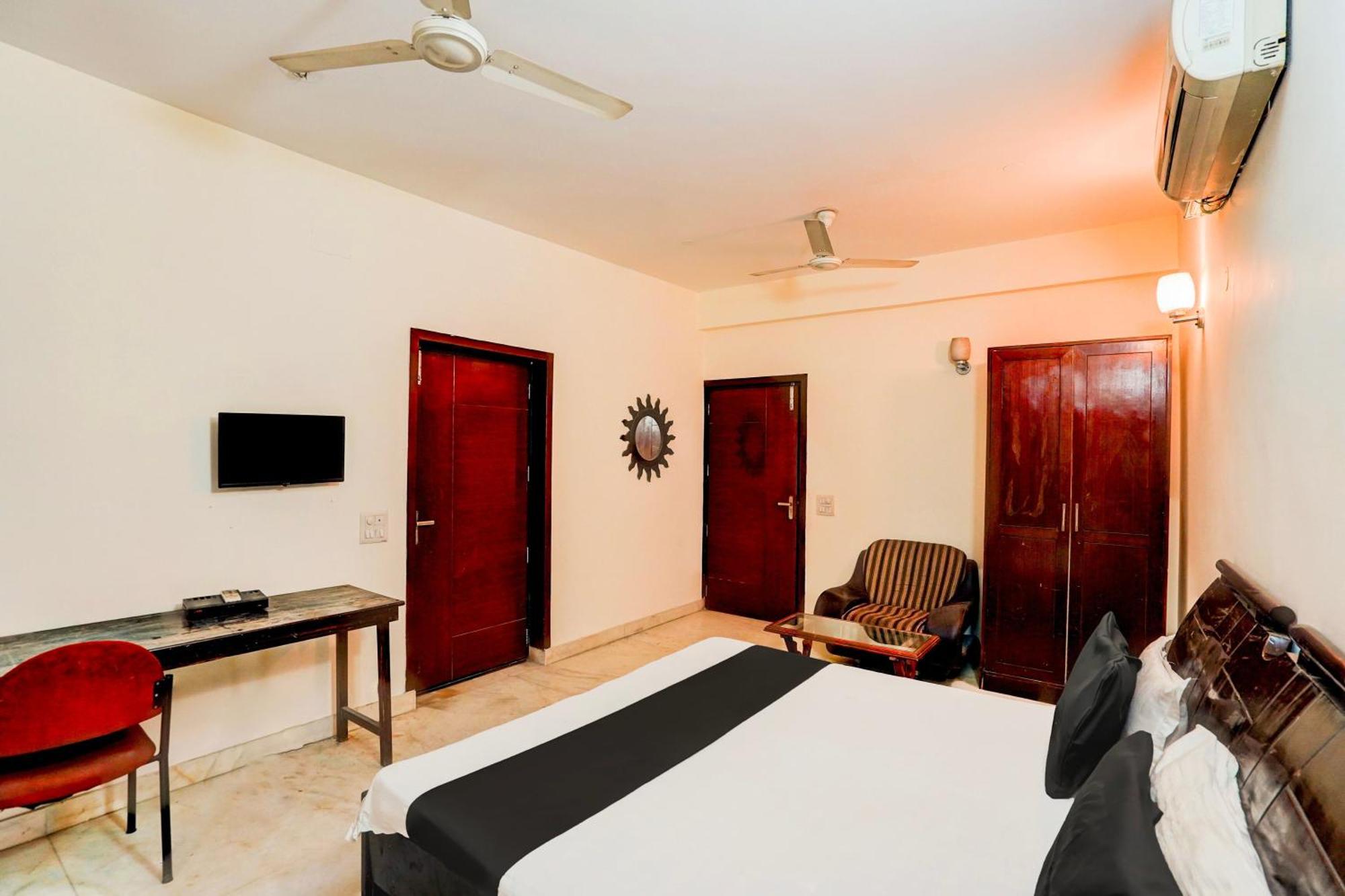 Hotel O Le Regent Gurgaon