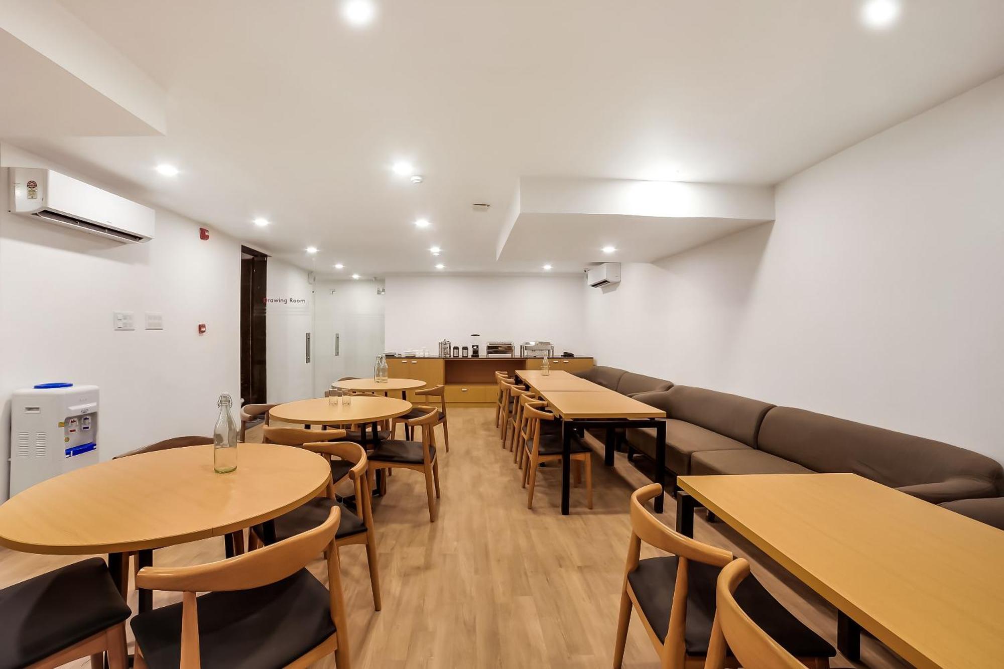 Hotel Super Townhouse 158 Near Netaji Subhash Marg Near Appu Ghar 4*