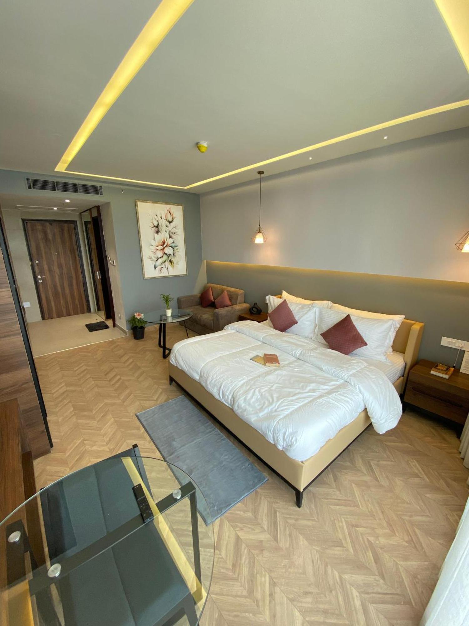 Apartment Elegant In Gurgaon