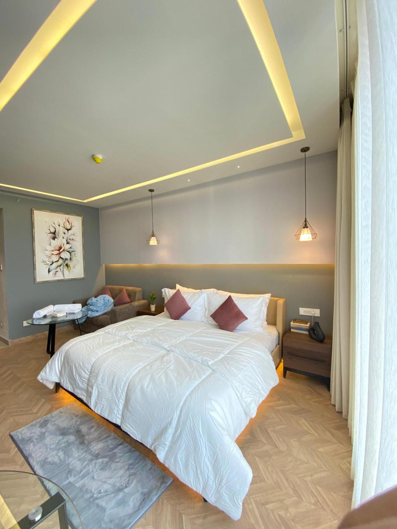 Apartment Elegant In Gurgaon