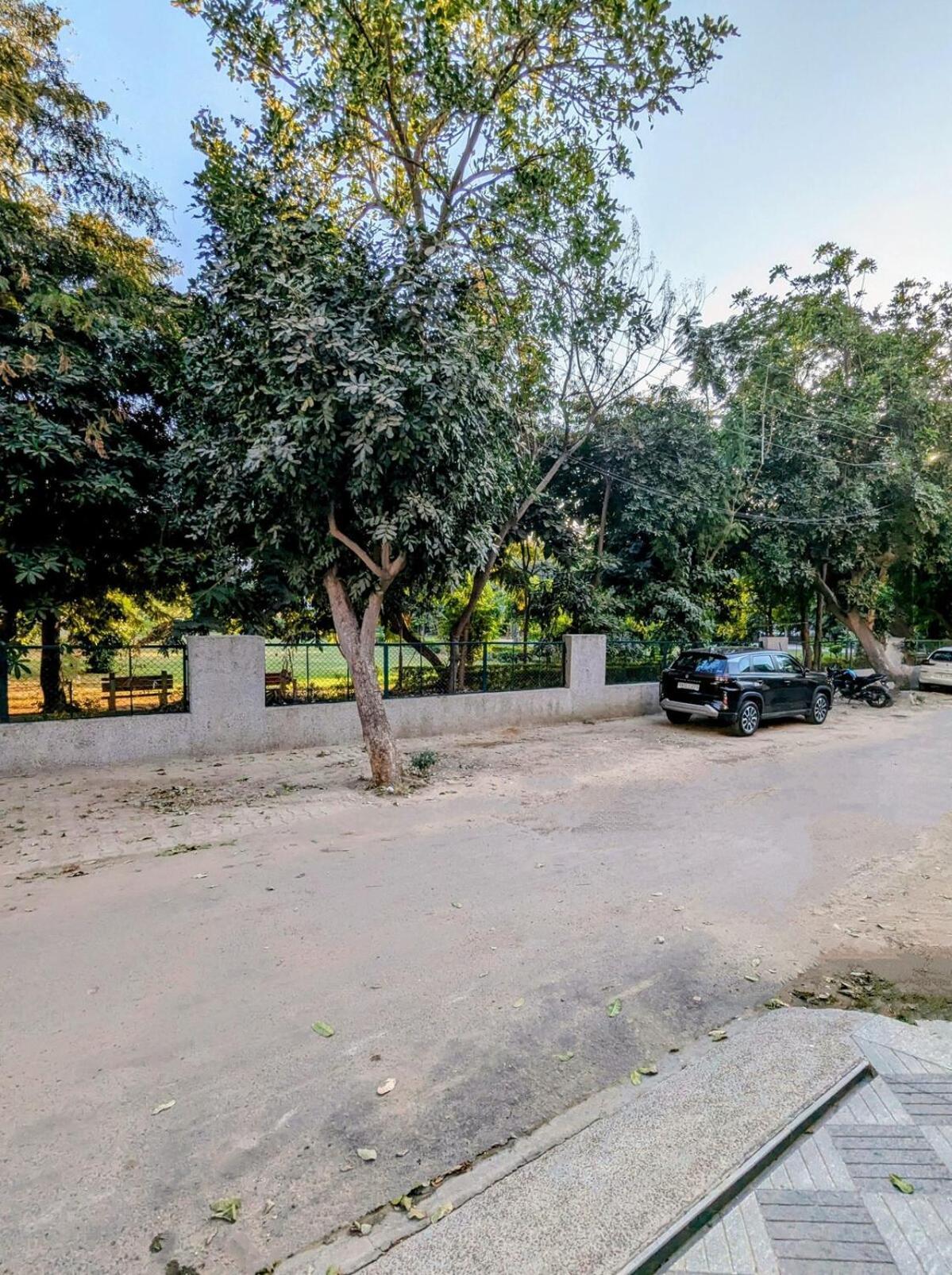Dlf 5 Bed Cozy Dugout Pool Table 4k Theatre Gurgaon