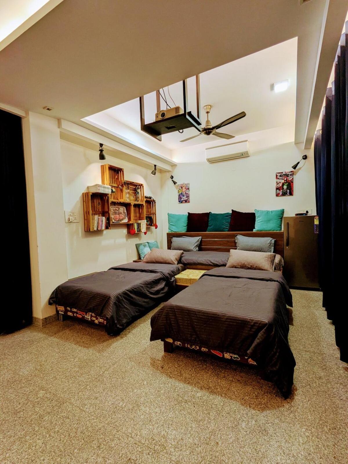 Dlf 5 Bed Cozy Dugout Pool Table 4k Theatre Apartment Gurgaon