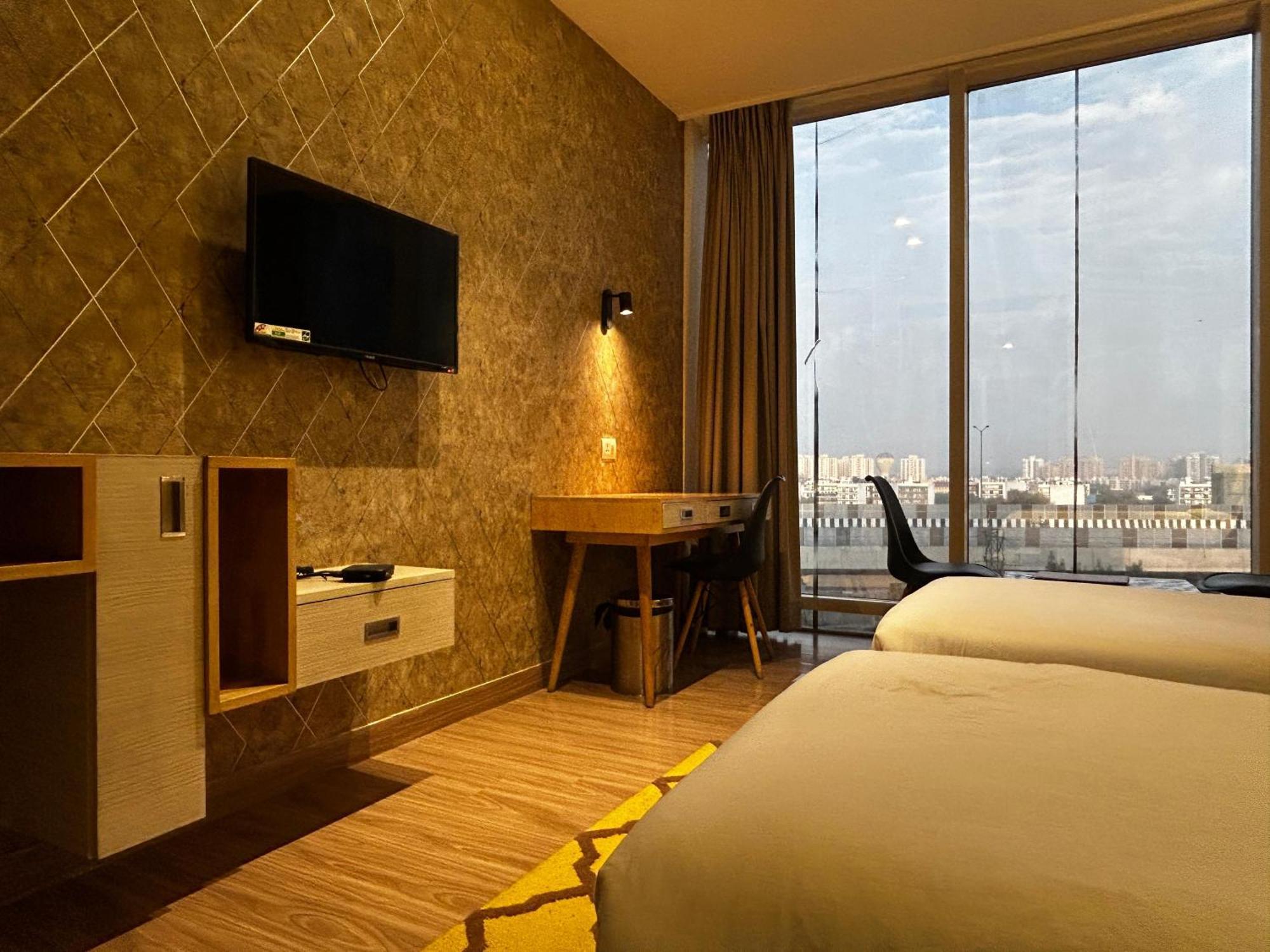 Sakura Gold Hotel 4*