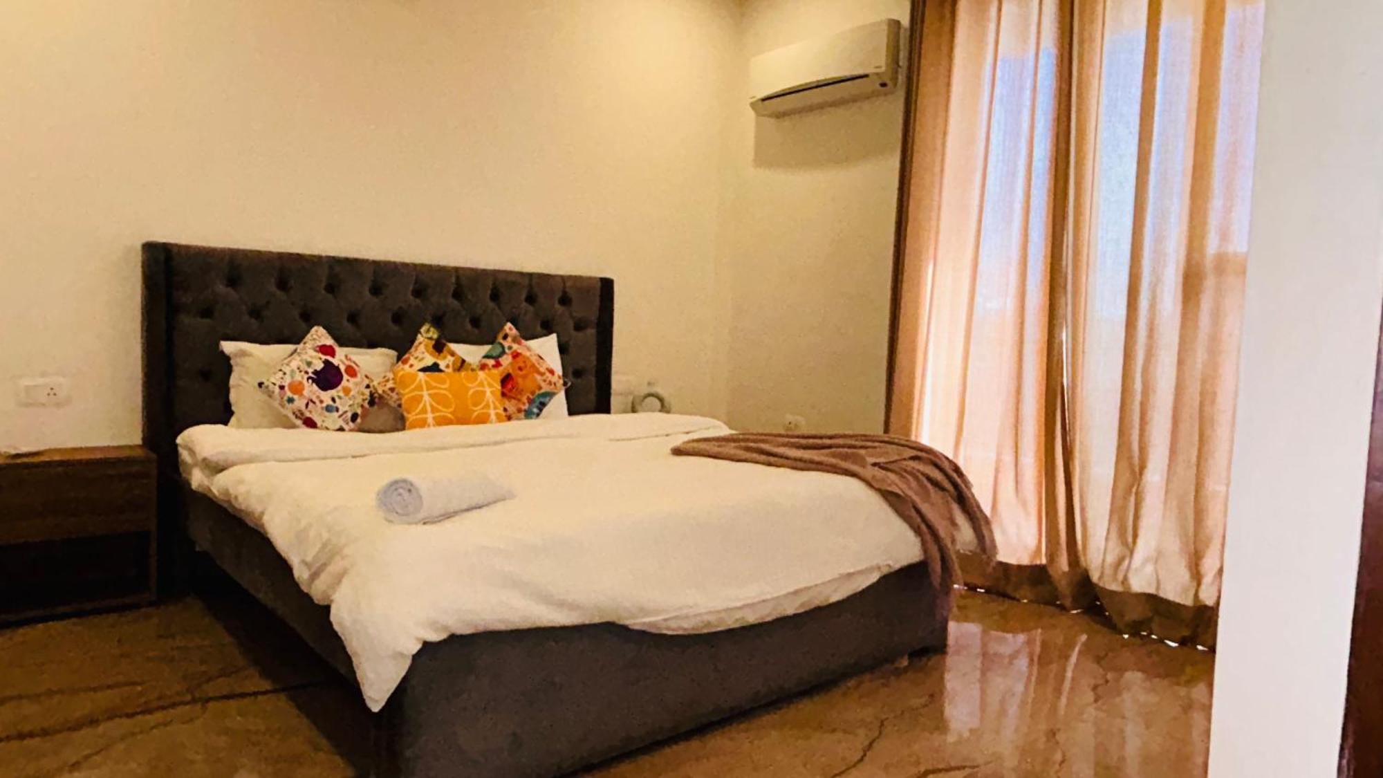 Liv Regalia - Medanta Hotel Gurgaon