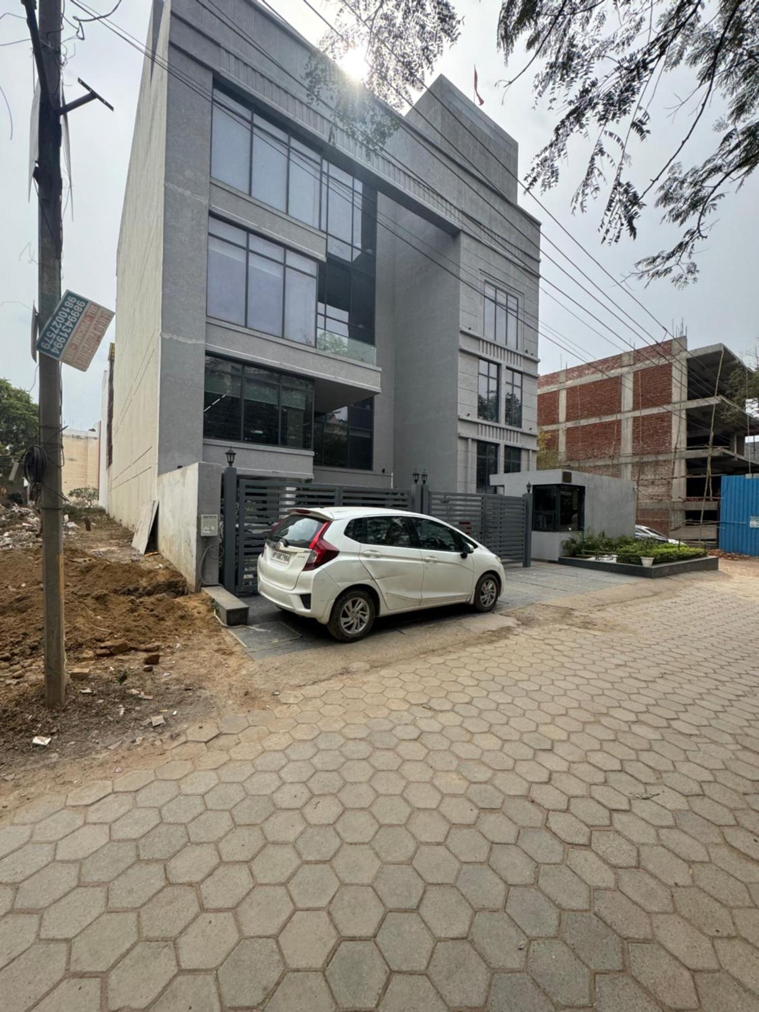 Hayday Stays-golf Course Road * Gurgaon
