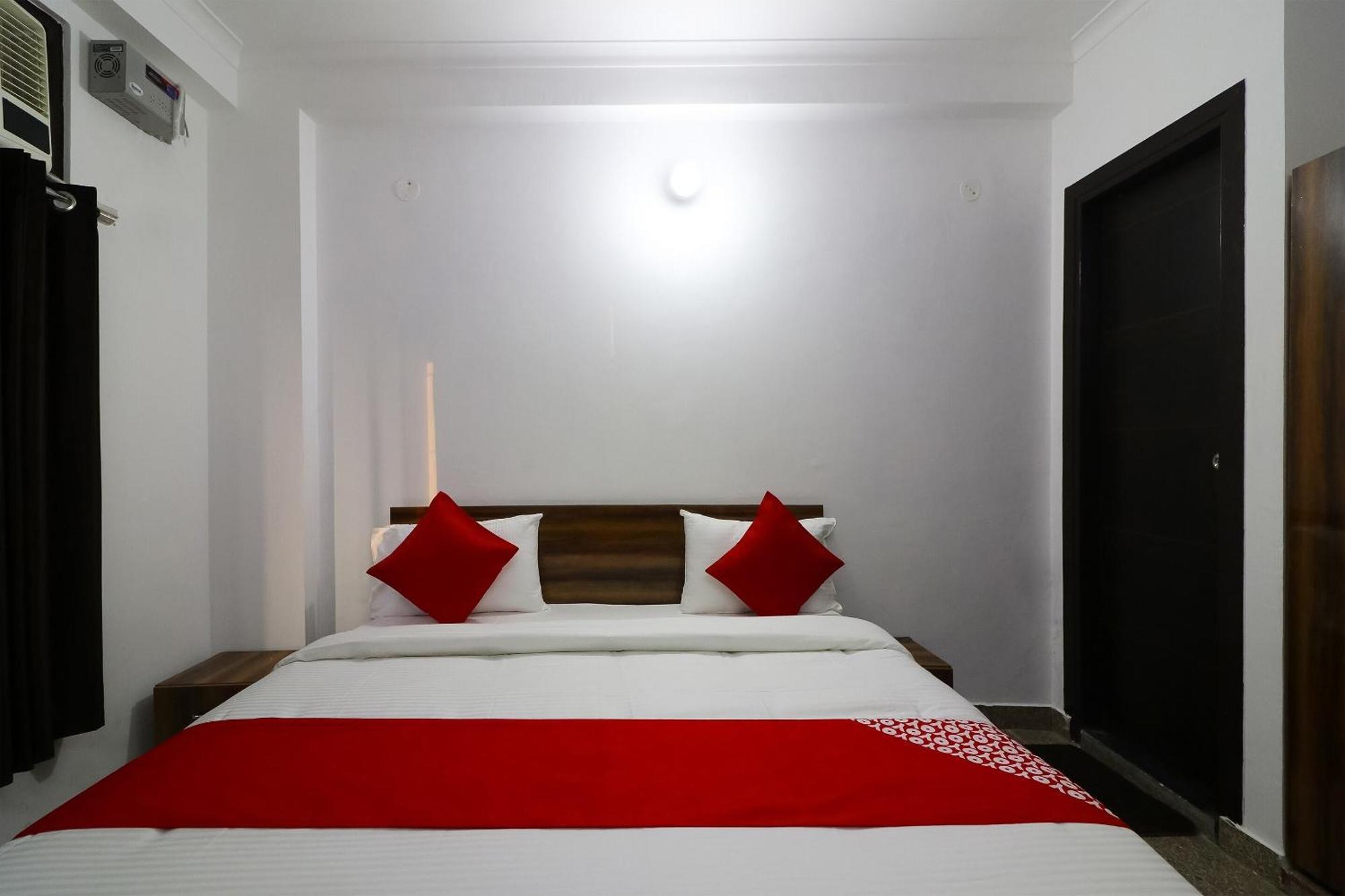 Collection O Diamond Hotel Gurgaon