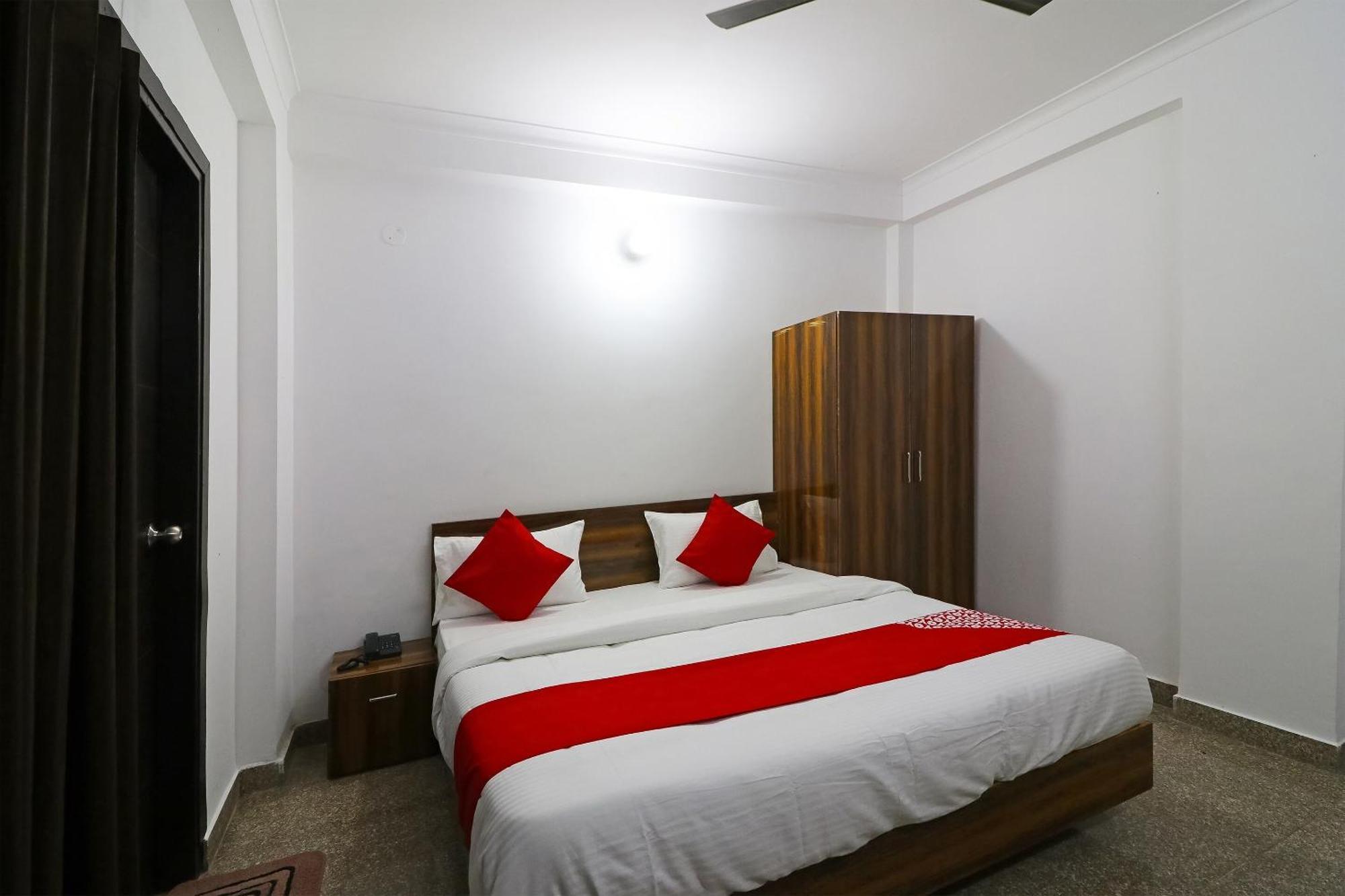Collection O Diamond 3* Gurgaon