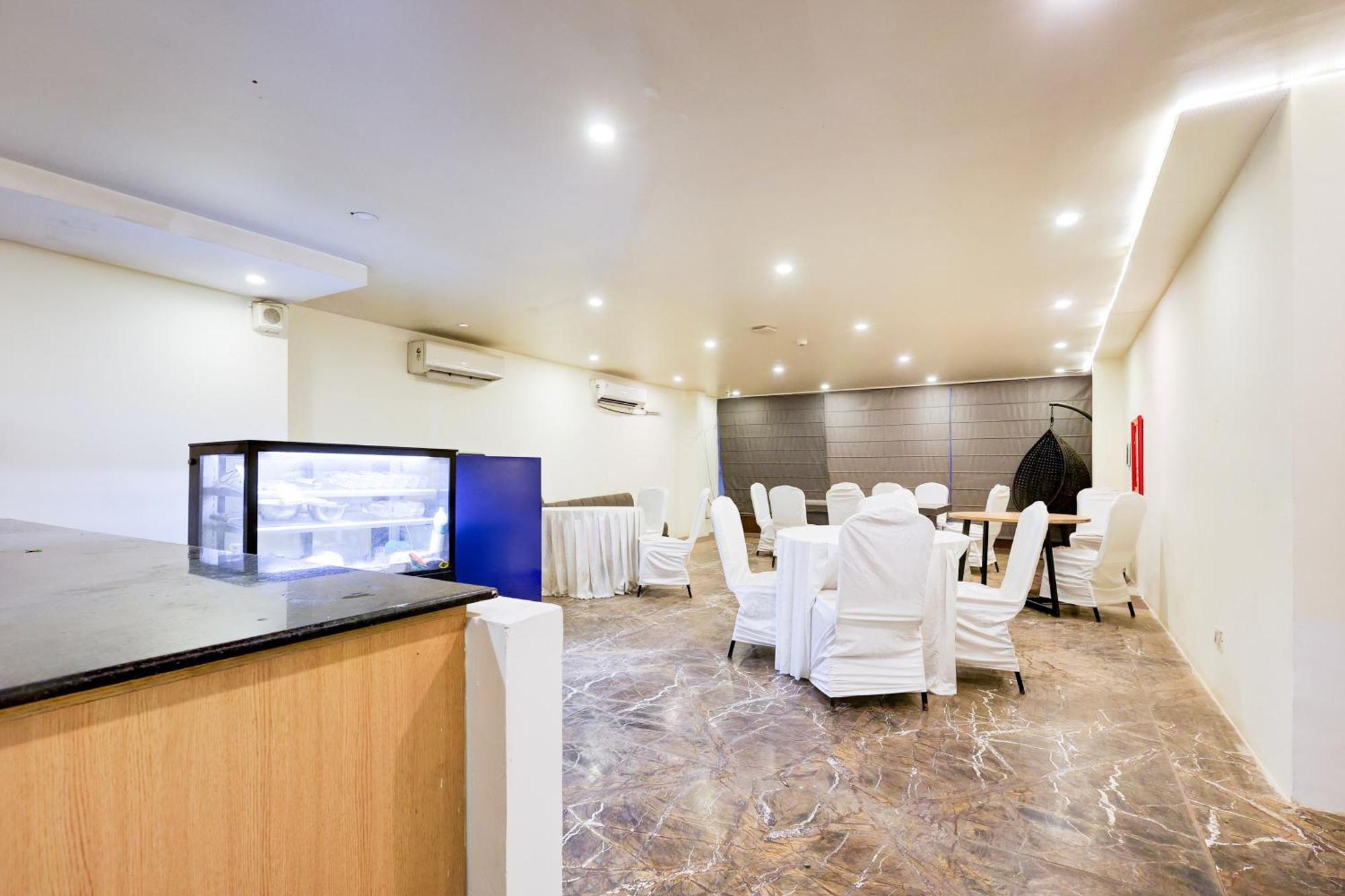 Hotel Super Townhouse Sector 57 Near Hong Kong Bazaar