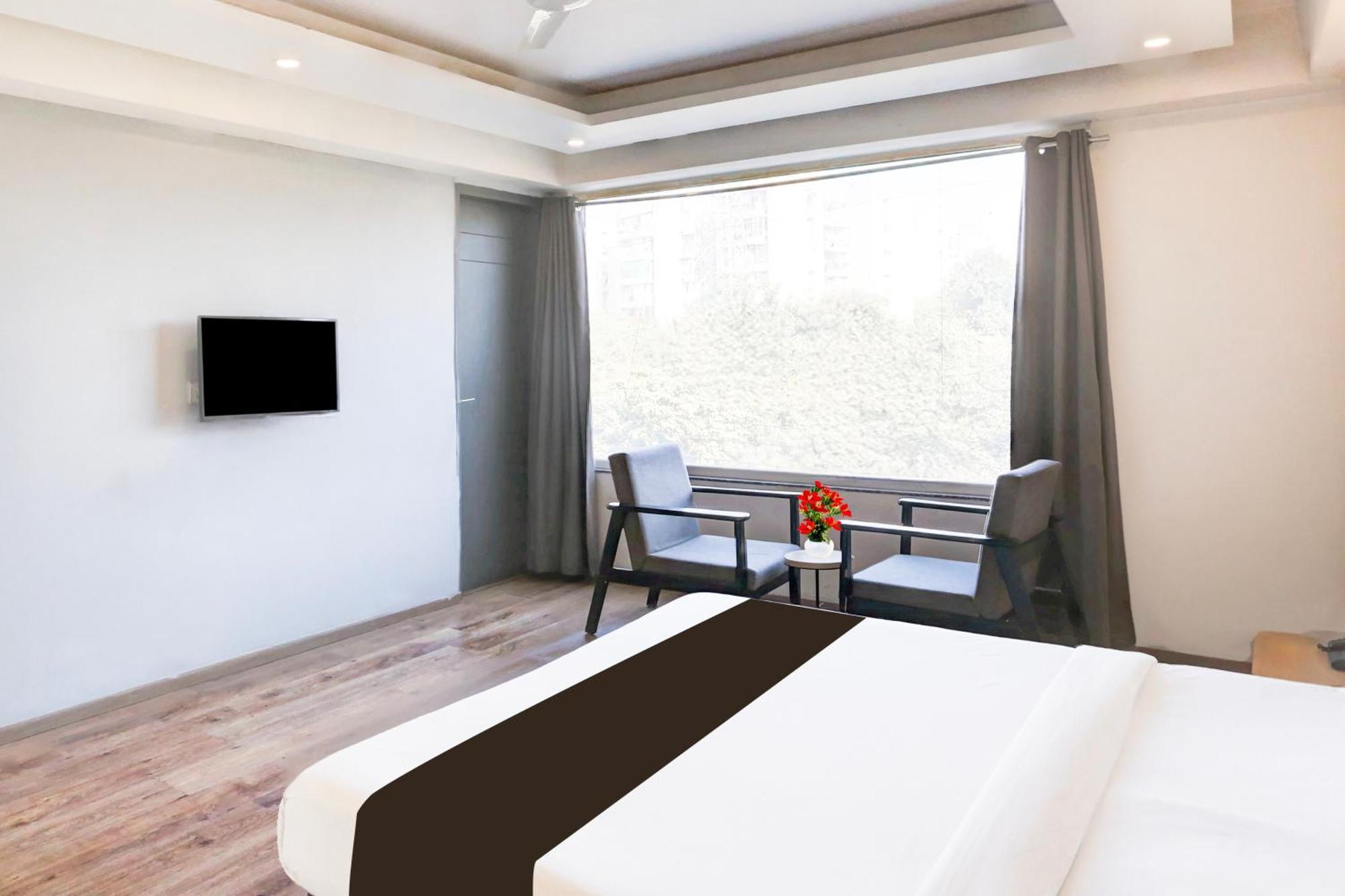 Hotel Super Townhouse Sector 57 Near Hong Kong Bazaar Gurgaon