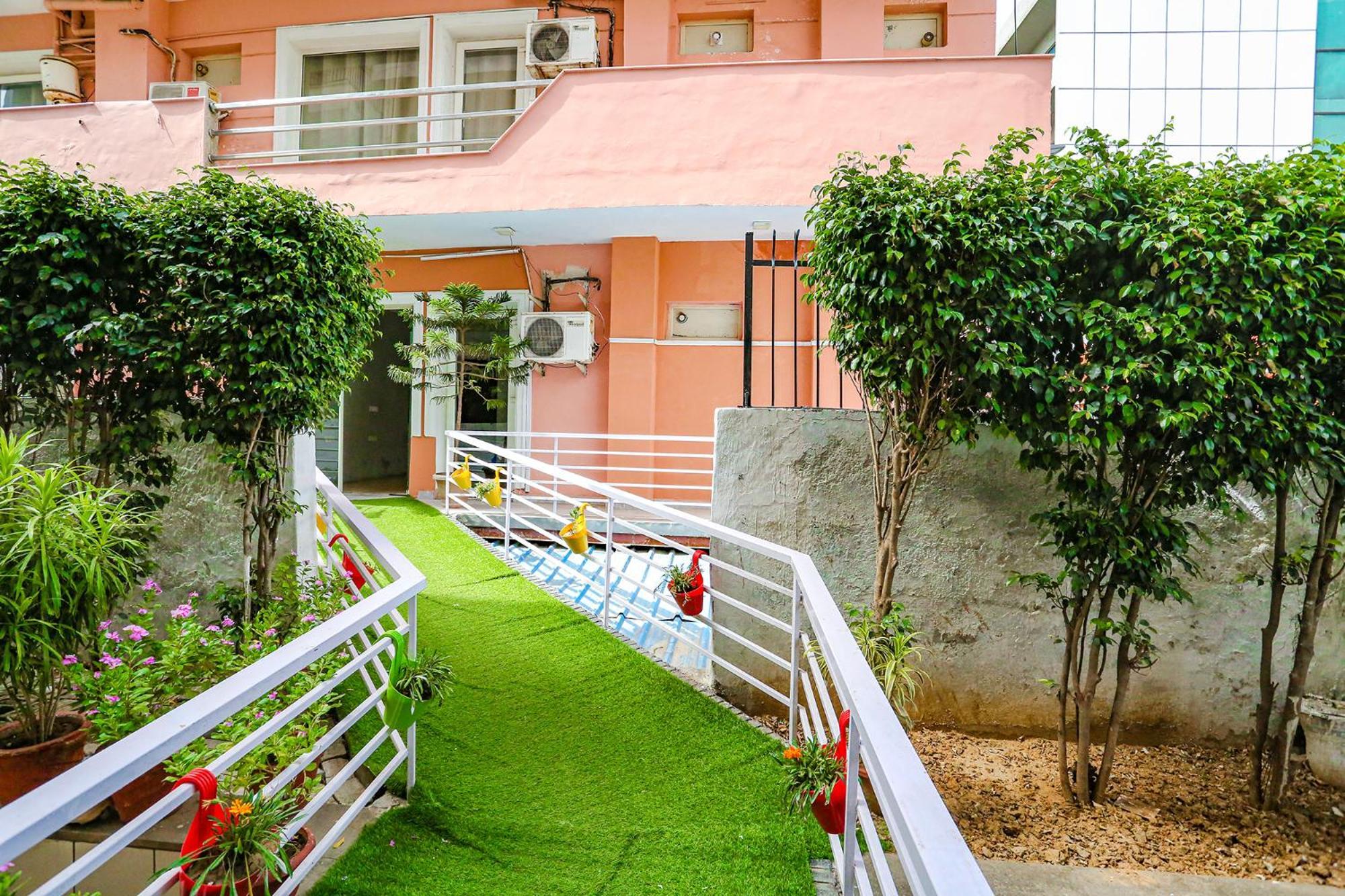 Fabhotel Premium Nest Hotel Gurgaon