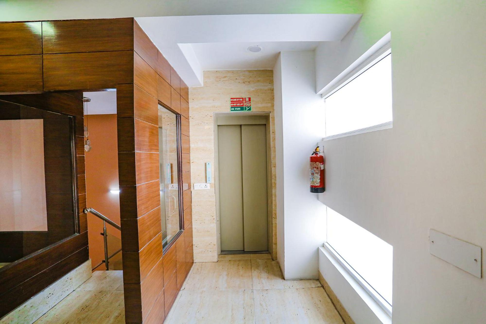 Fabhotel Premium Nest Hotel