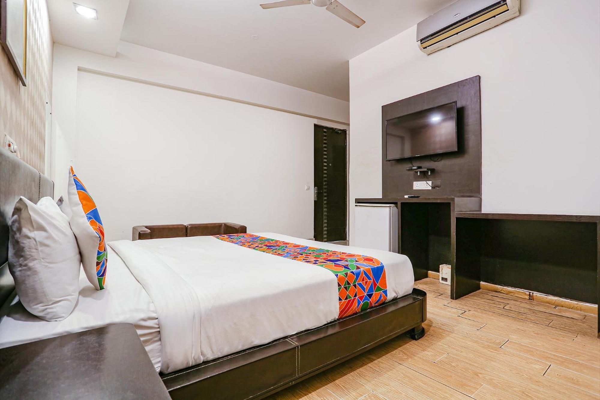 Fabhotel Premium Nest Hotel 3*