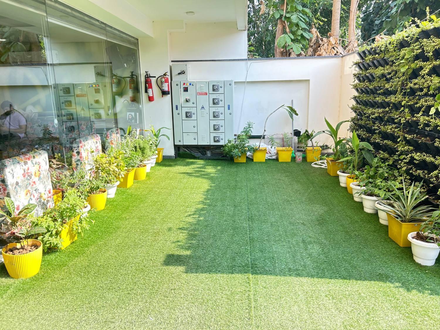 Hotel Lime Tree Luxury - Service Near Artemis Hospital ,gurgaon 3*