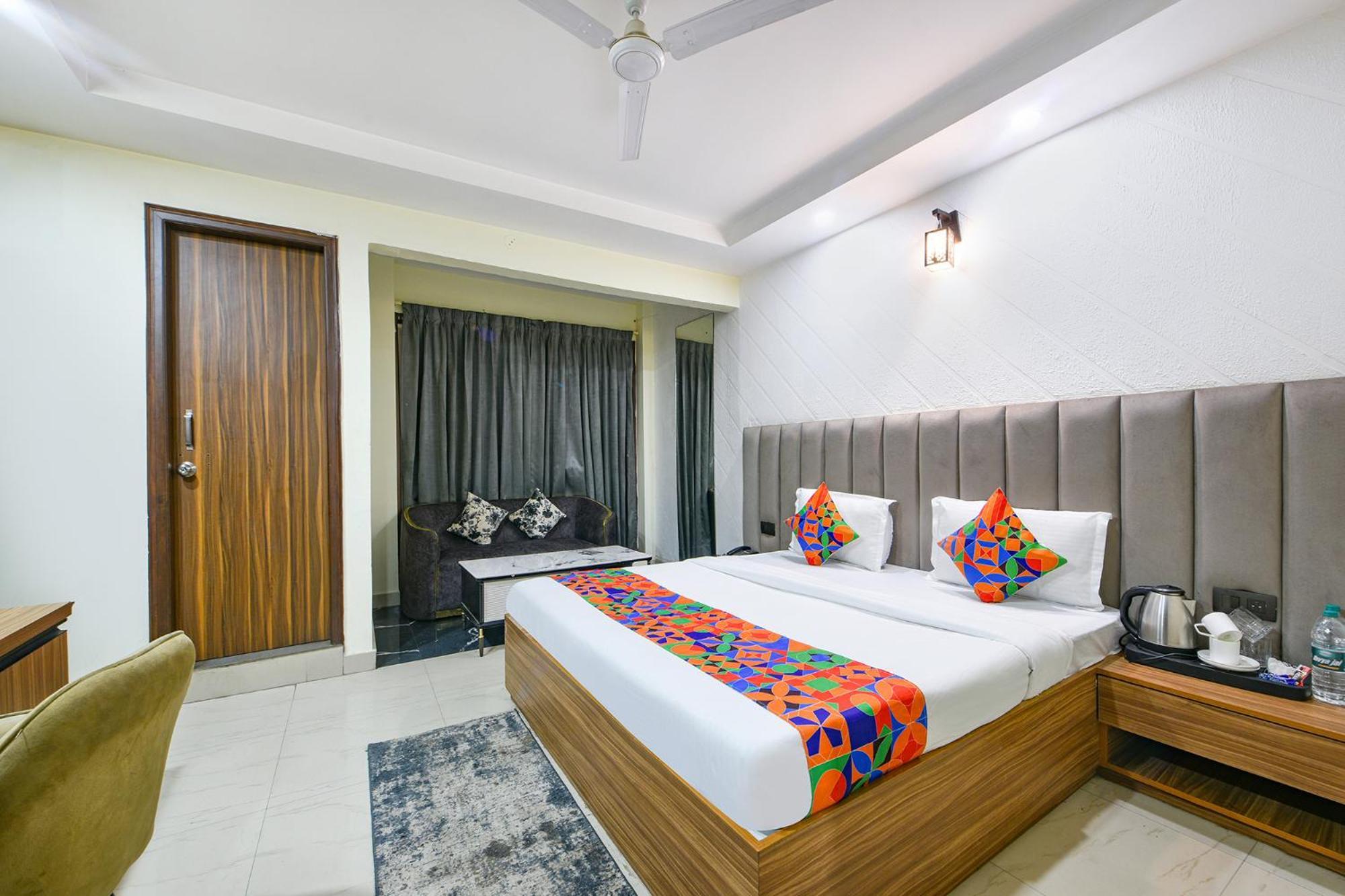 Fabhotel Dm 45 - Nr Millenium Center Metro Hotel Gurgaon
