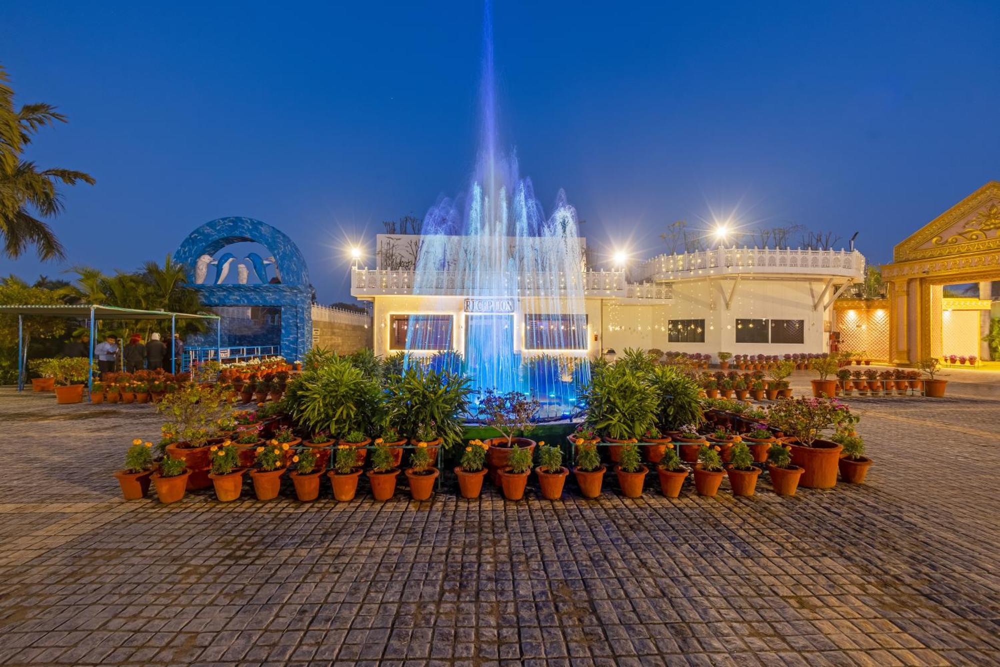 Aapno Ghar & Amusement Park Resort 3*