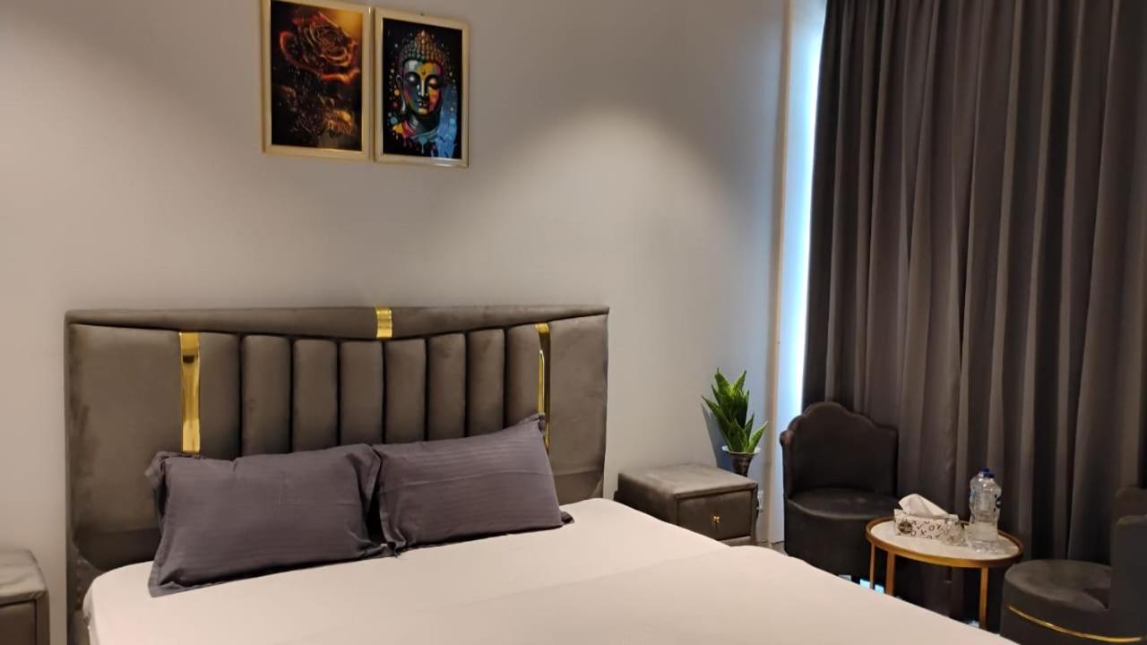 Sweet & Cozy Gurugram Apartment *