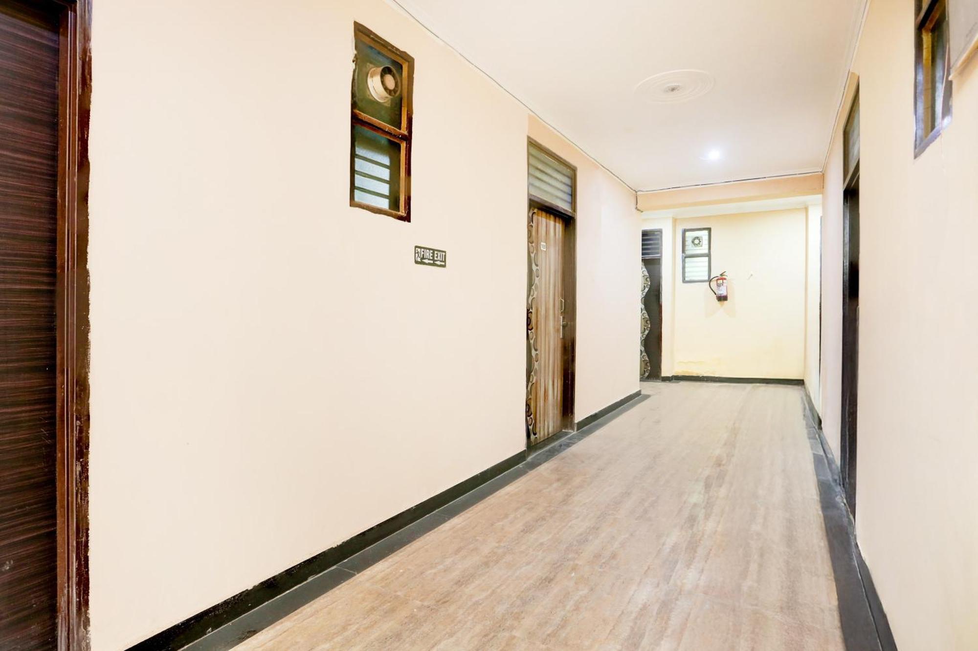 Super O Sheetla Colony Hotel 3*