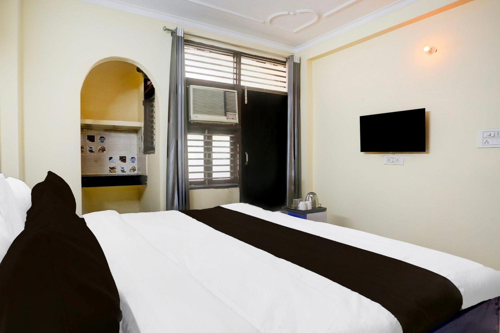 Super O Sheetla Colony Hotel 3*