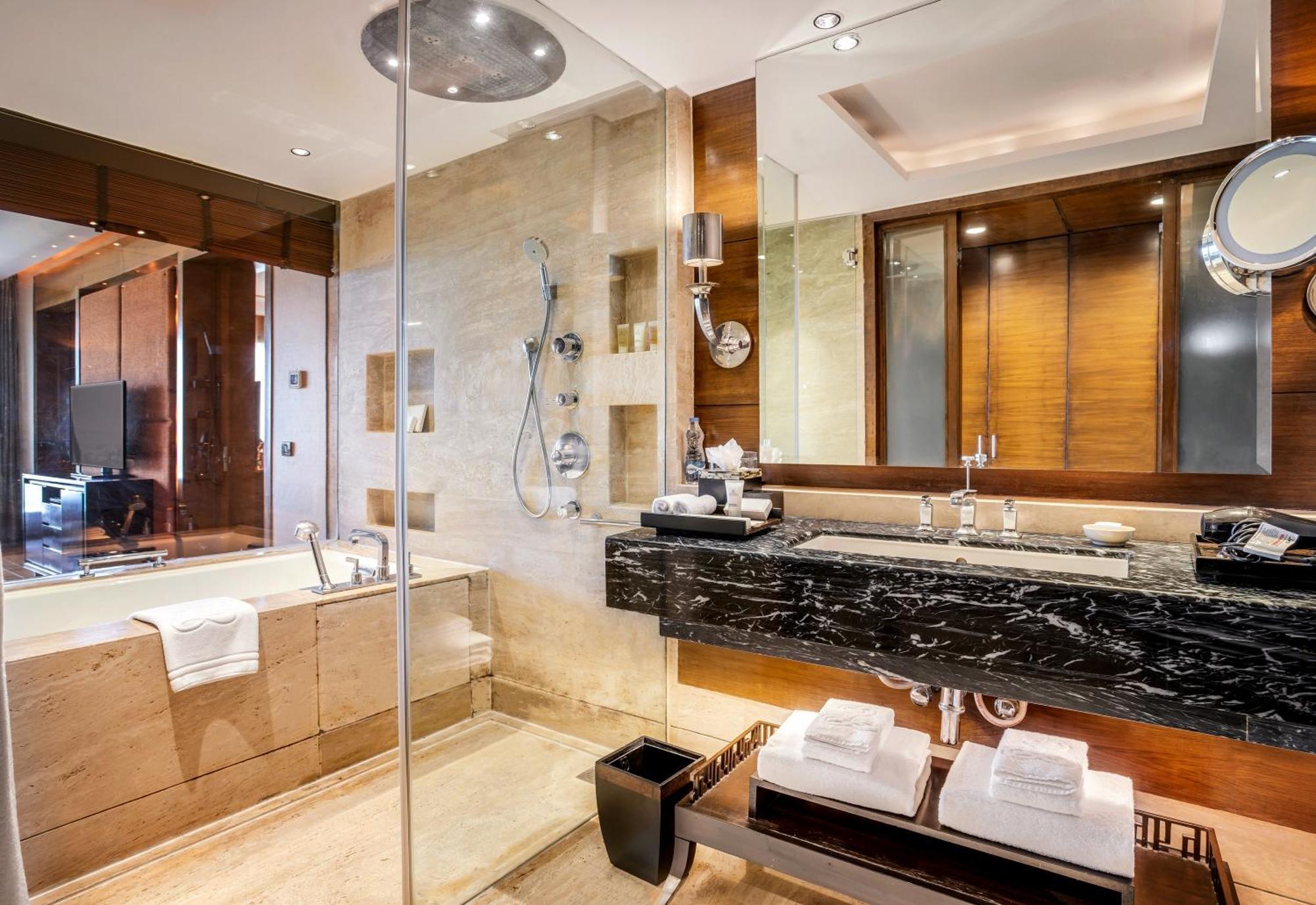 Hotel The Leela Ambience Gurugram & Residences - The Luxury Urban Sanctuary Gurgaon