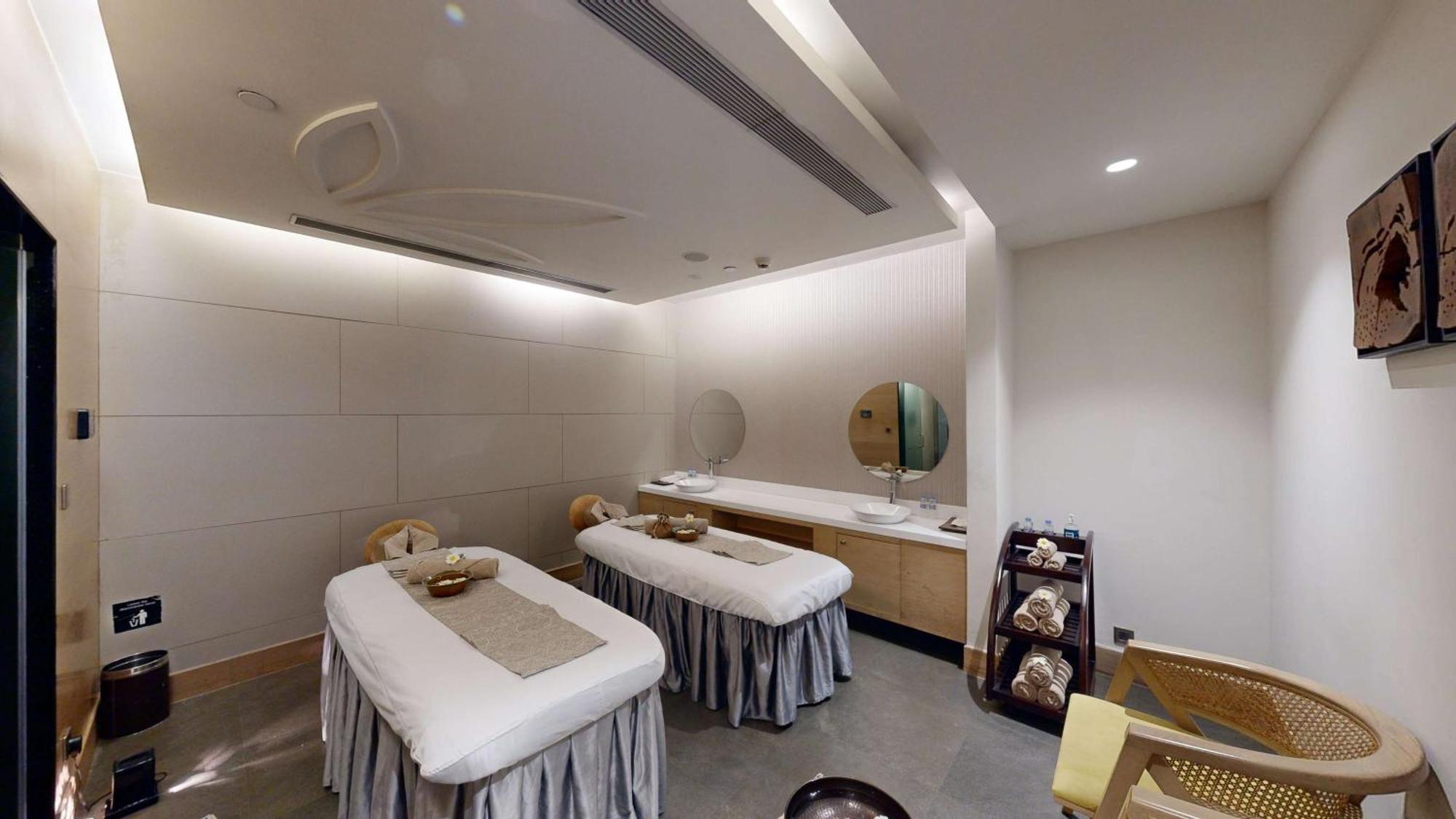Radisson Gurugram Udyog Vihar 5* Gurgaon