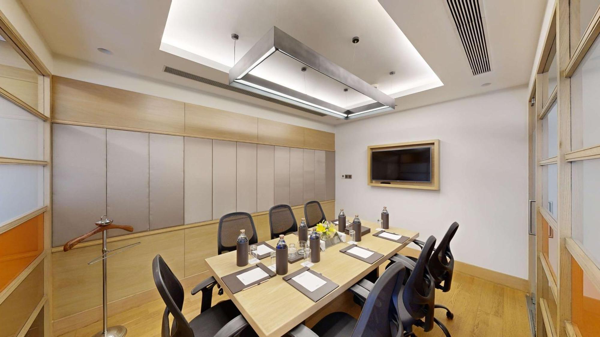 Radisson Gurugram Udyog Vihar Hotel 5*