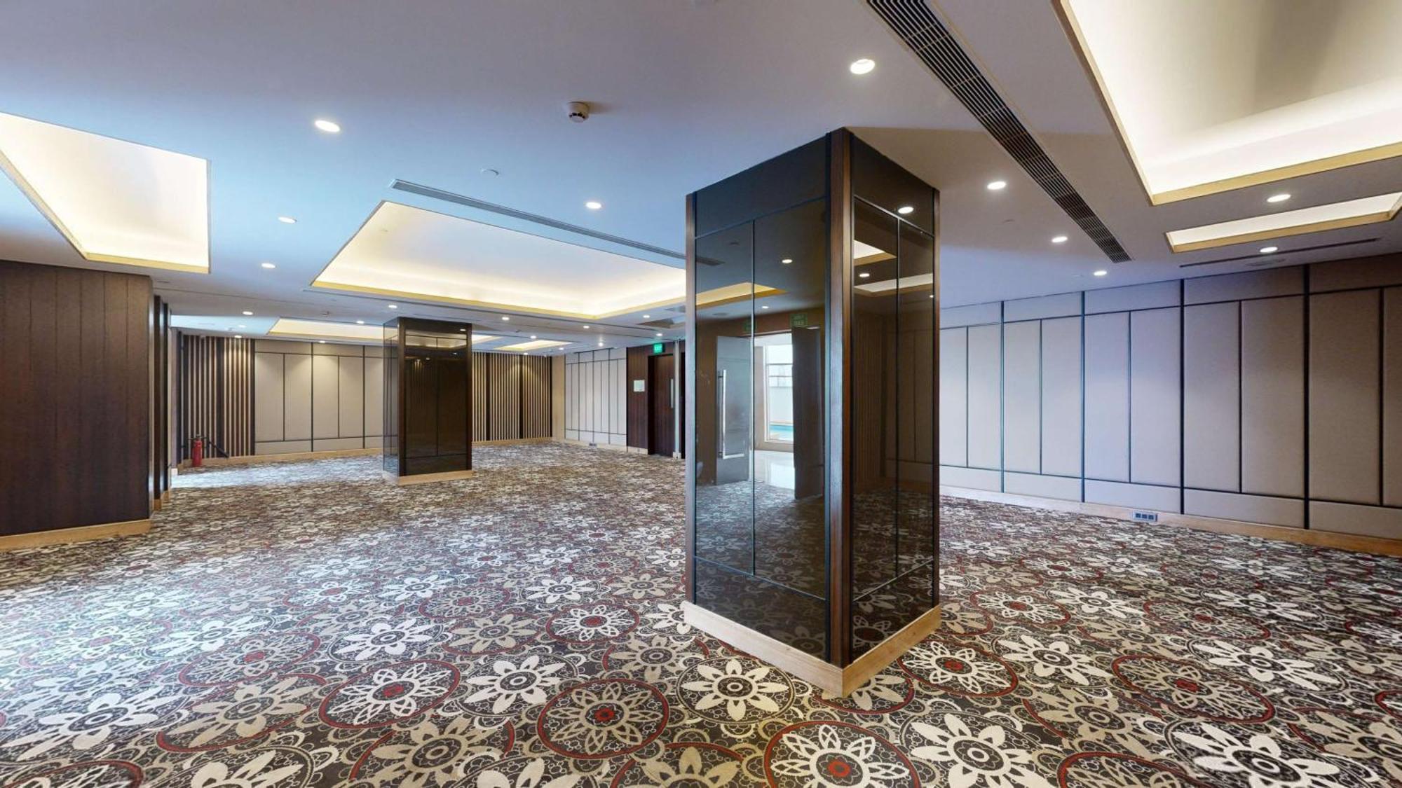 Hotel Radisson Gurugram Udyog Vihar 5*