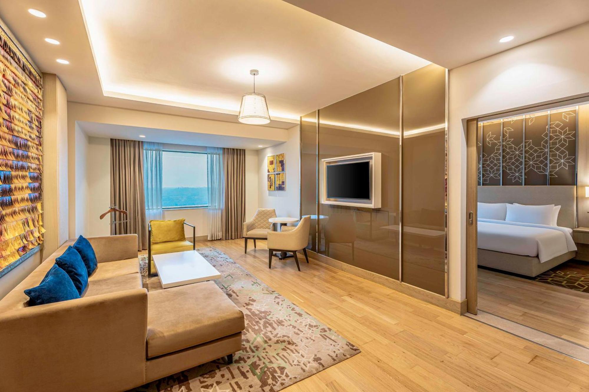 Radisson Gurugram Udyog Vihar 5*
