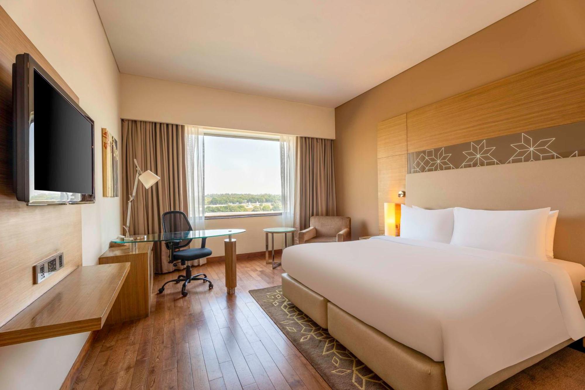 Hotel Radisson Gurugram Udyog Vihar 5*