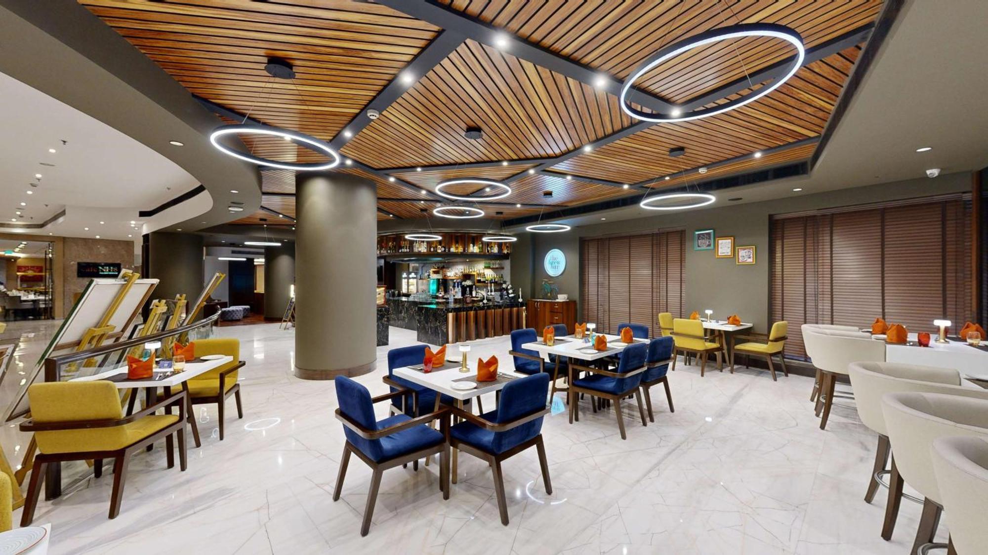 Hotel Radisson Gurugram Udyog Vihar 5*