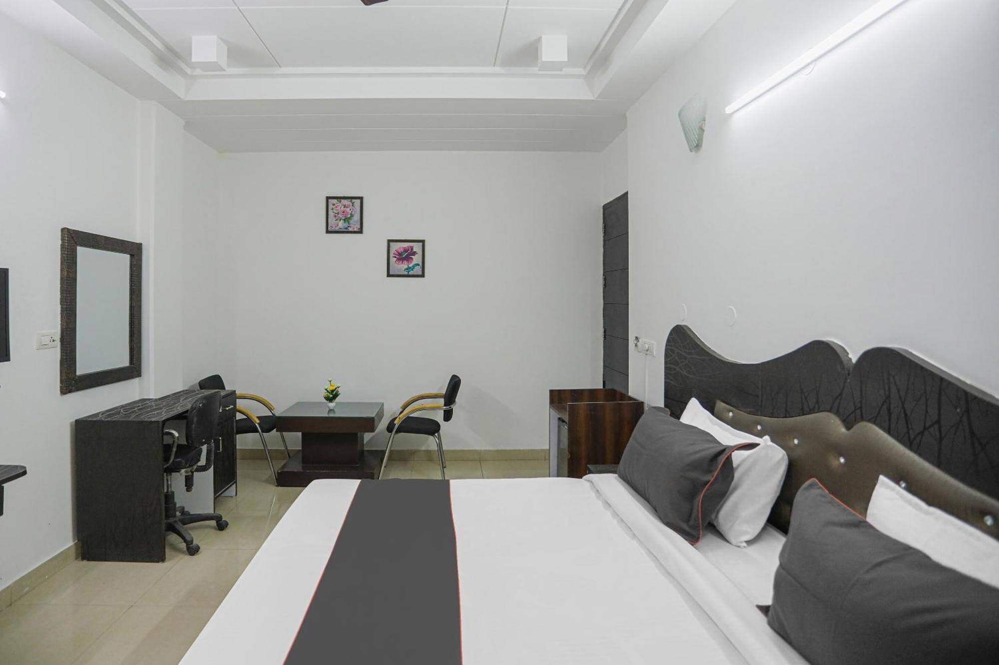 O Kanishk Hotel 3*